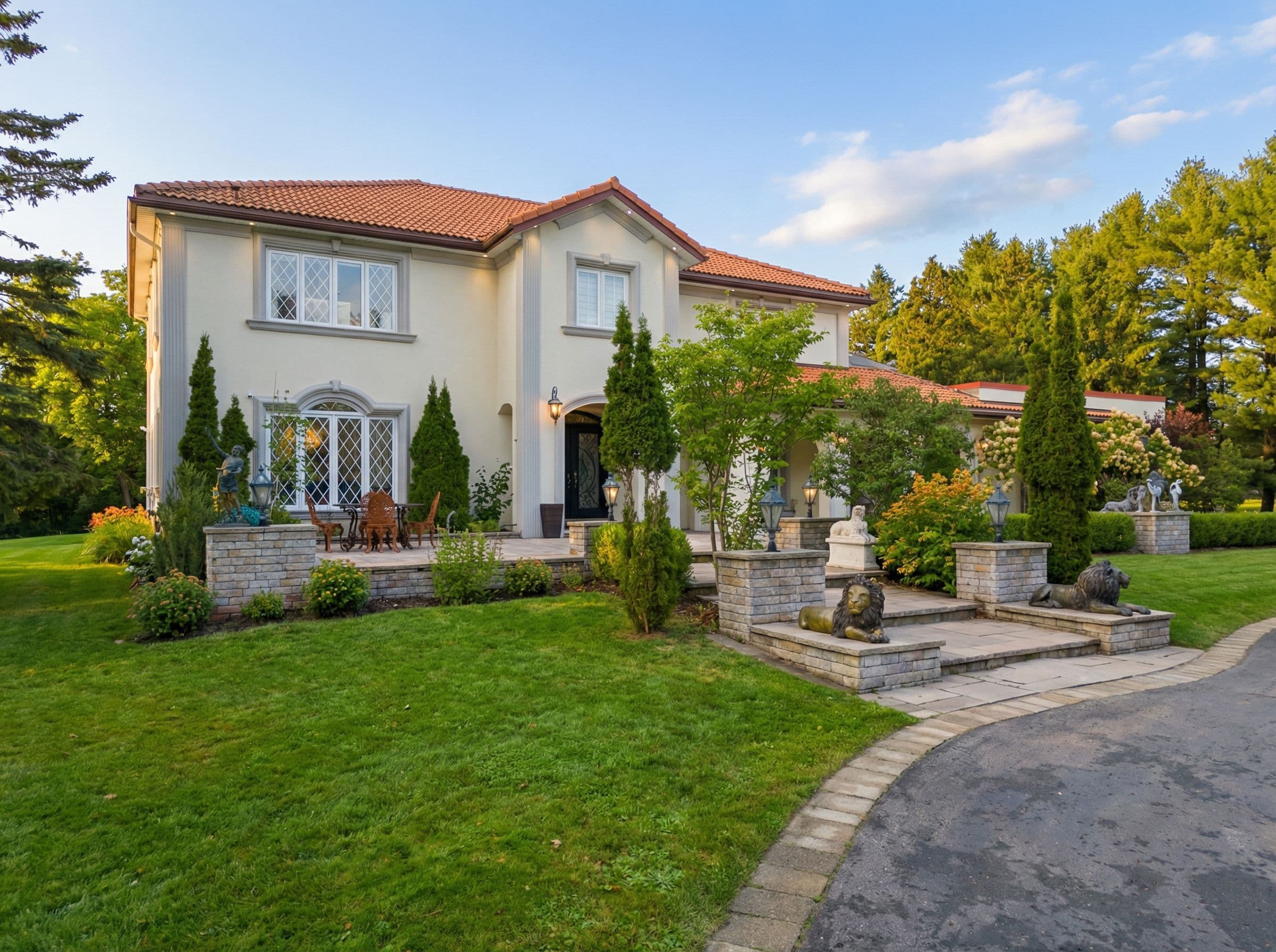 10 Bunting Court, Ajax, ON L1T 3S5