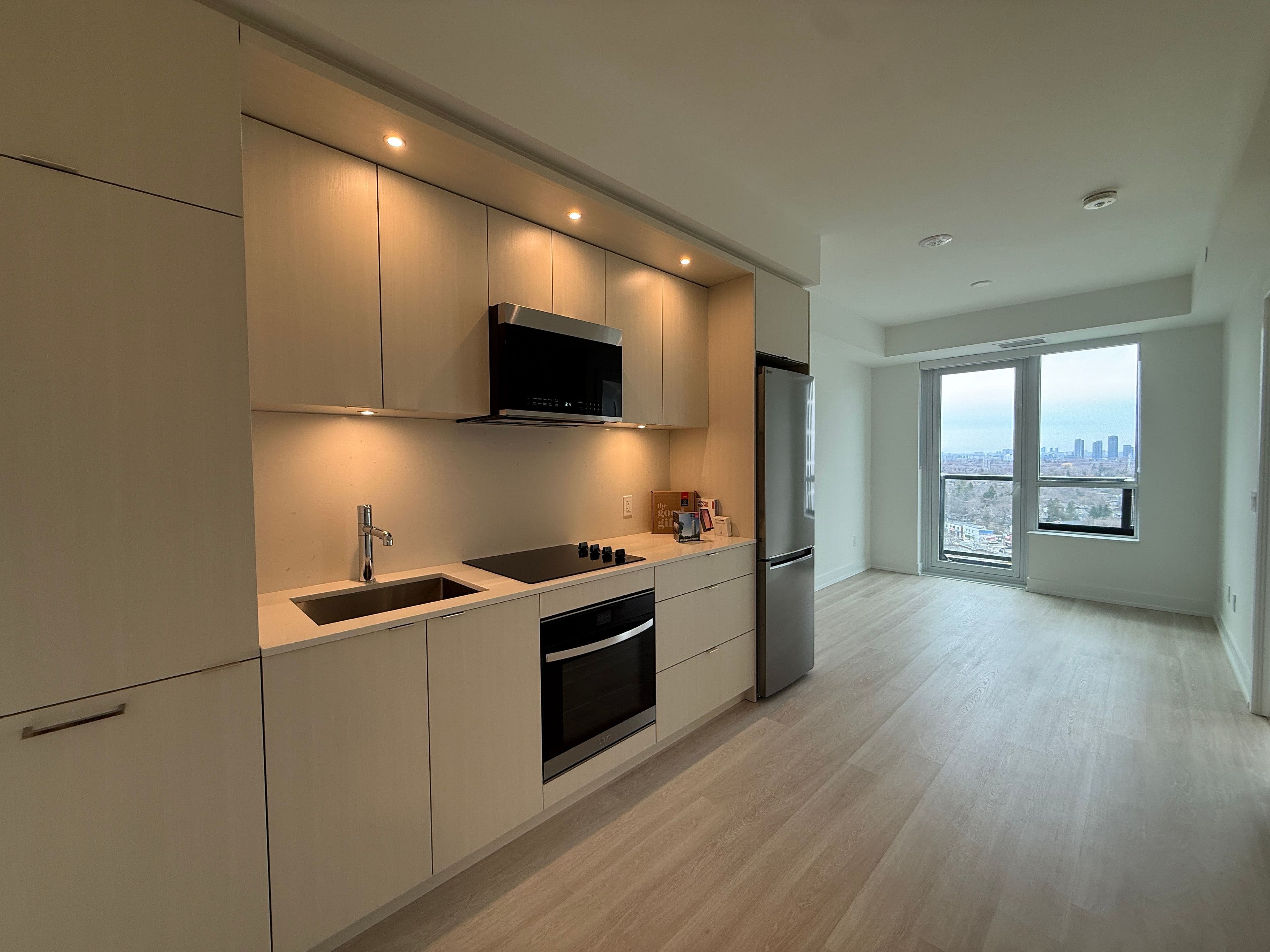 60 Central Park Road Way 1910, Toronto W08, ON M9A 0E6