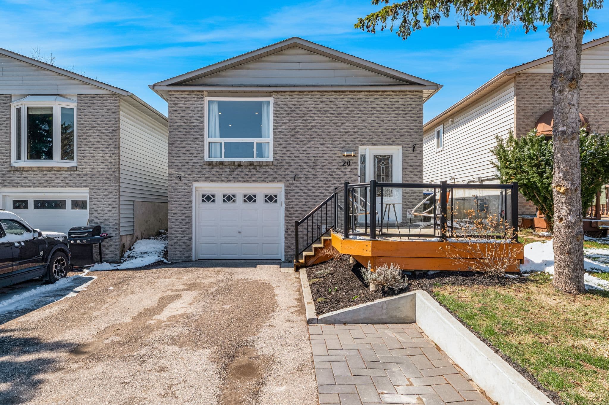 20 Longview Drive, Bradford West Gwillimbury, ON L3Z 2H2
