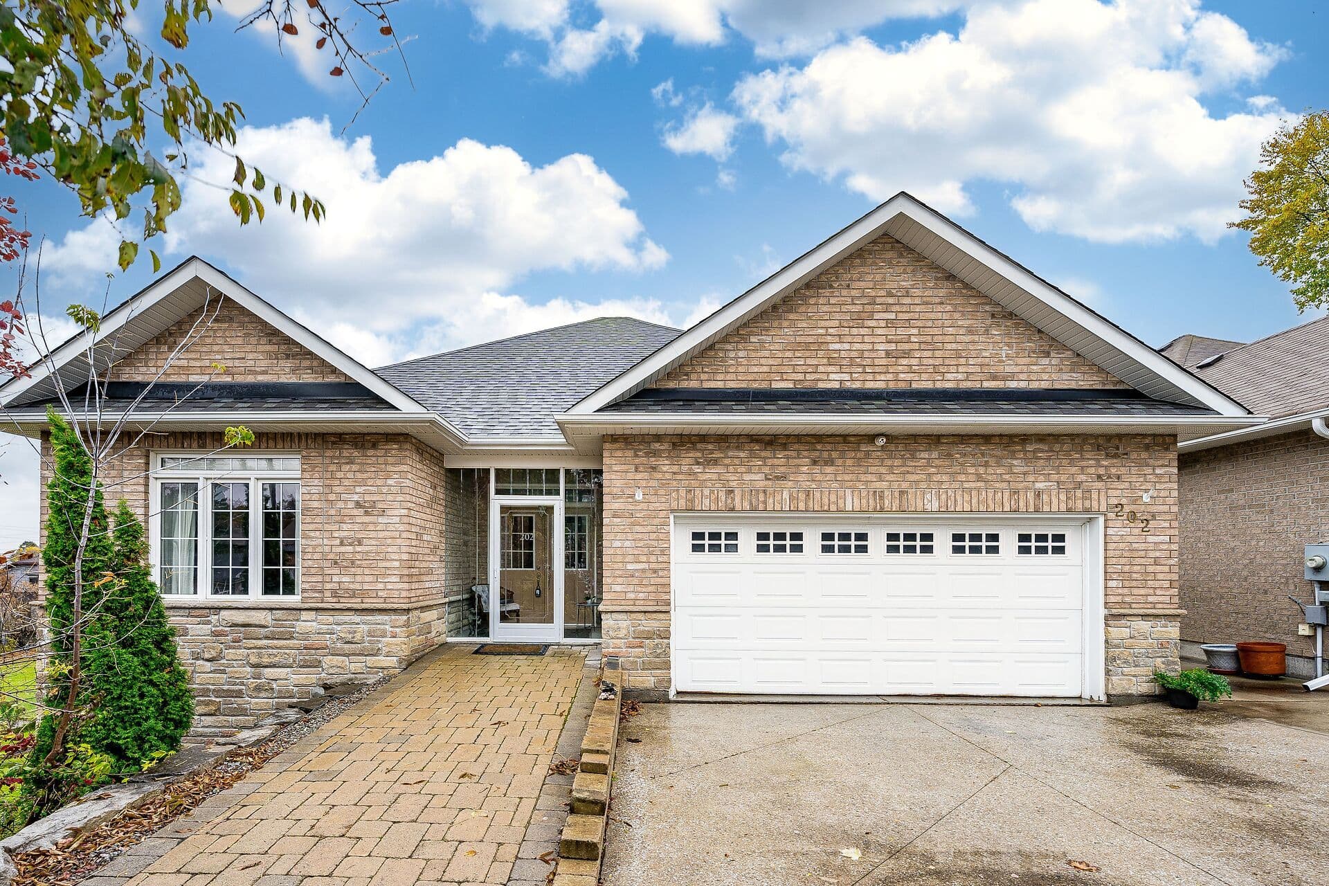 202 John Street W, Bradford West Gwillimbury, ON L3Z 1J5