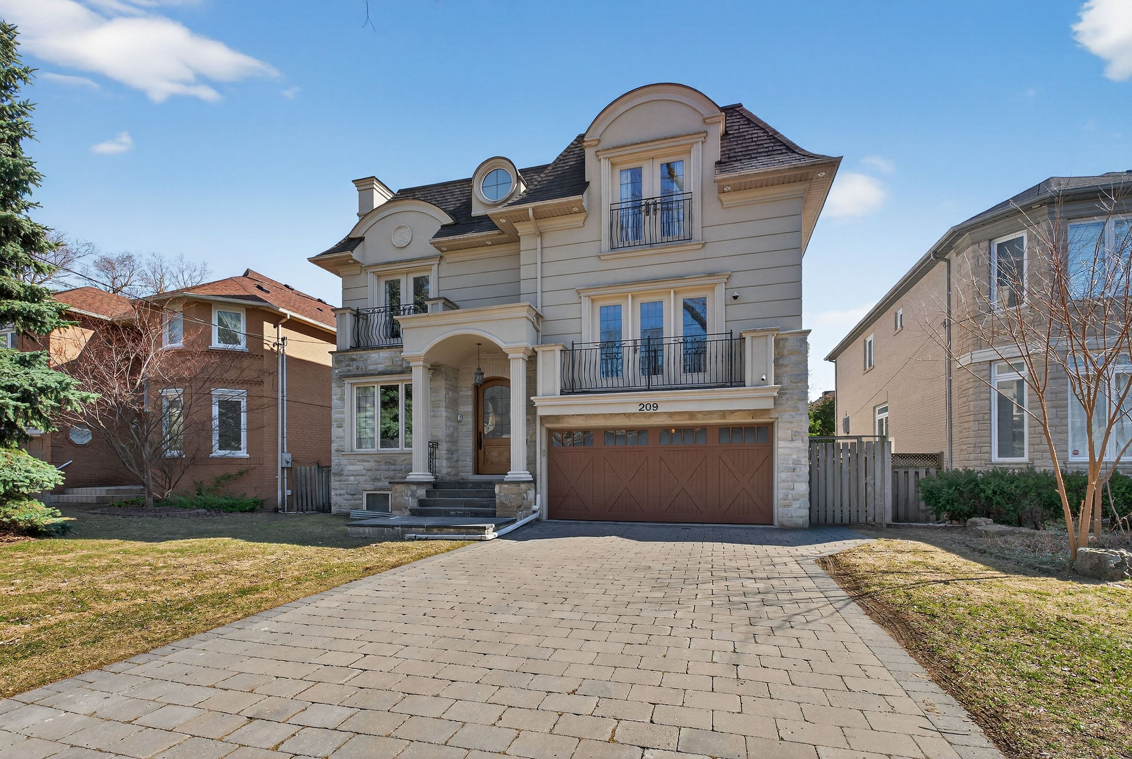 209 Spring Garden Avenue, Toronto C14, ON M2N 3G7