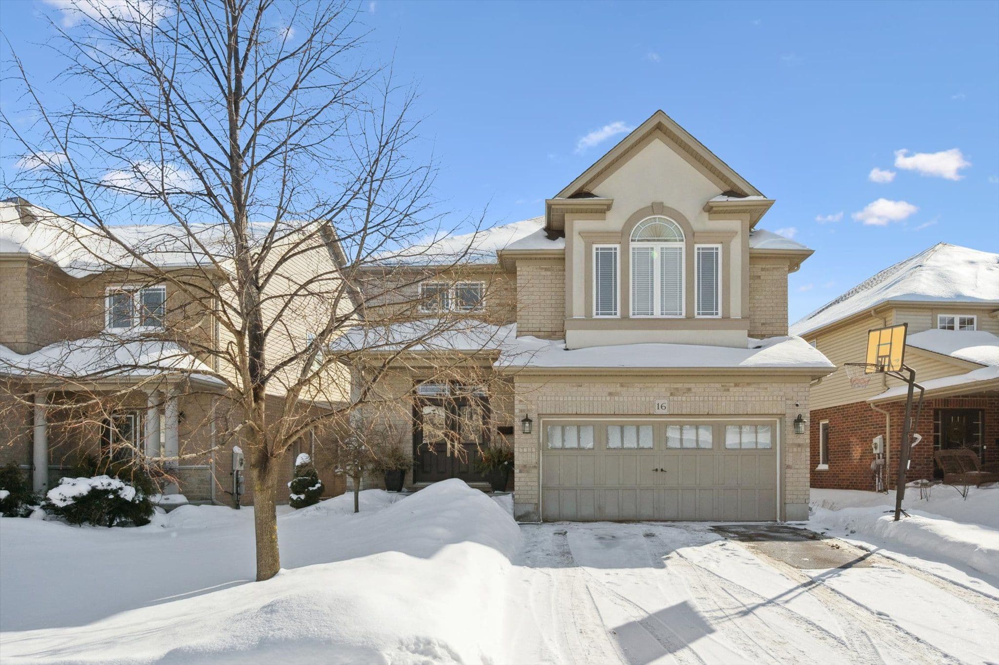16 Hall Avenue, Guelph, ON N1L 0B3