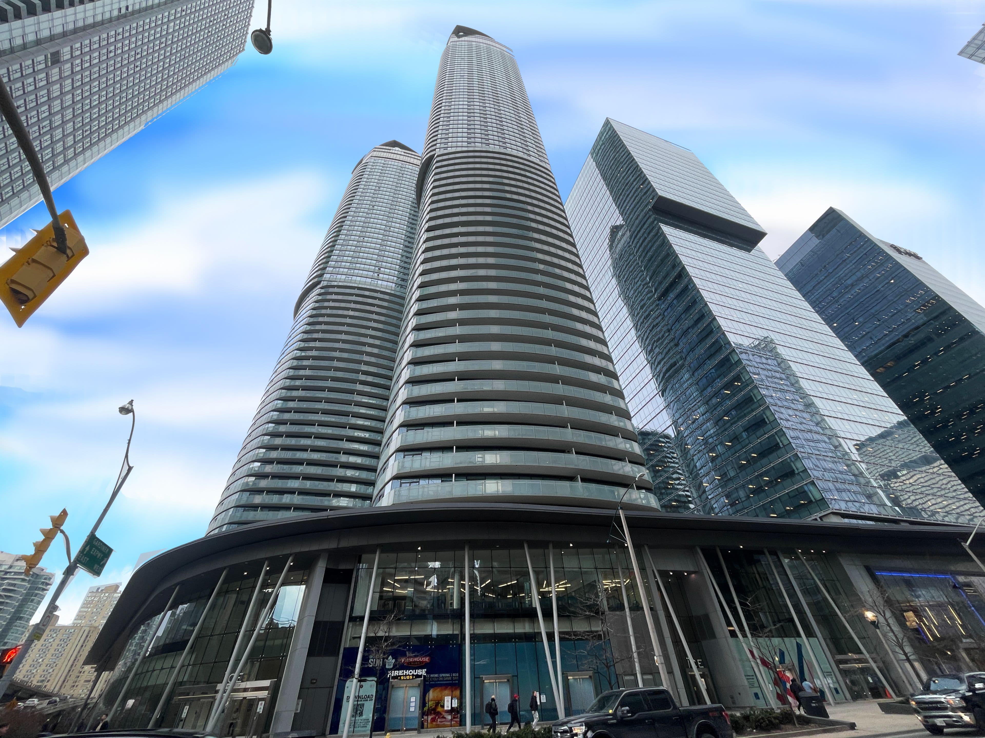 14 York Street 4802, Toronto C01, ON M5J 2Z2