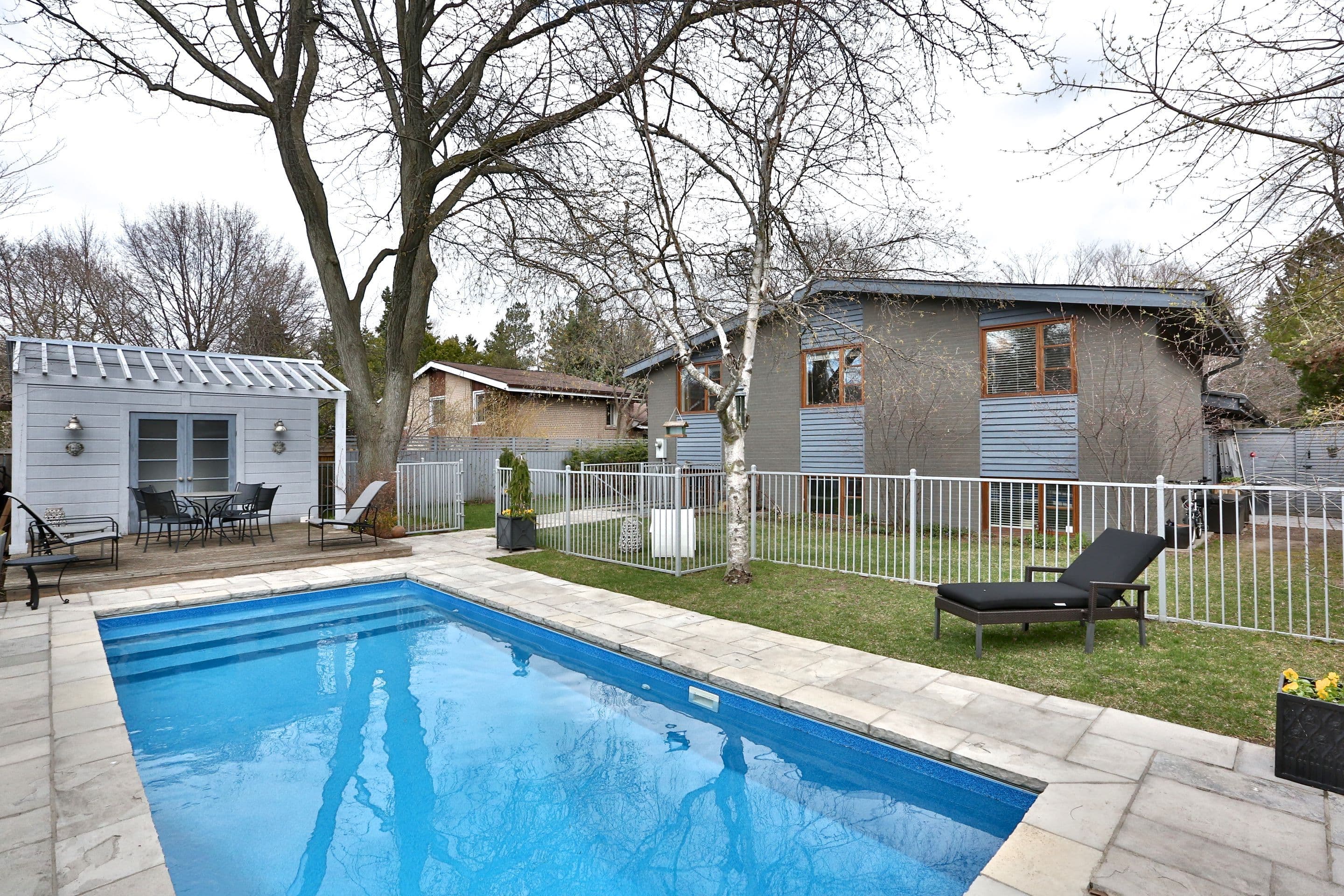 61 Lacewood Crescent, Toronto C13, ON M3A 2Z3