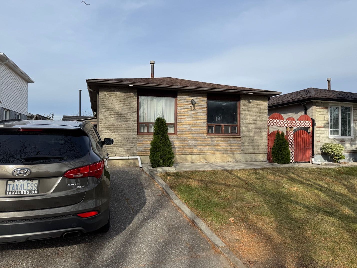 12 sultan pool Drive E, Toronto W10, ON M9V 4H2