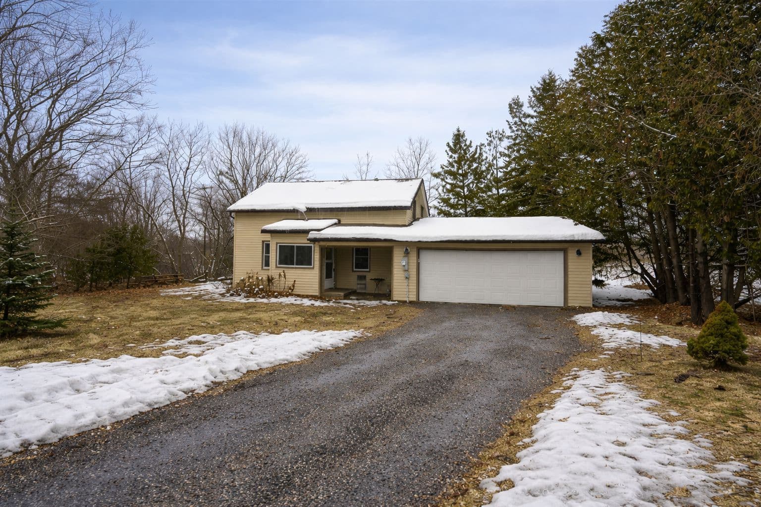 3324 Penetanguishene Road, Oro-Medonte, ON L4M 4Y8