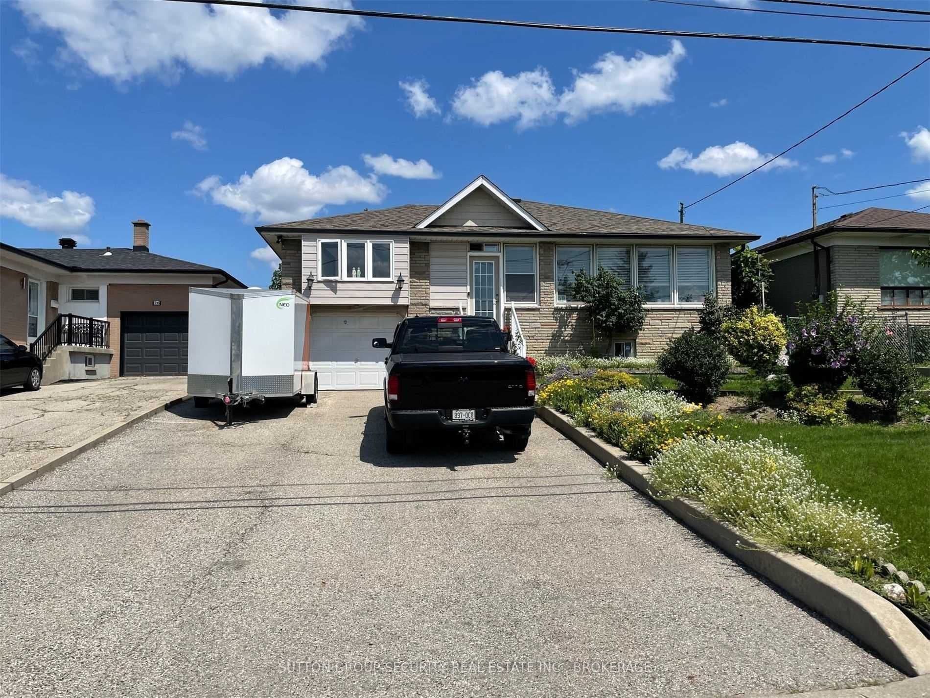 28 Sparrow Avenue LOWER, Toronto W04, ON M6A 1L4