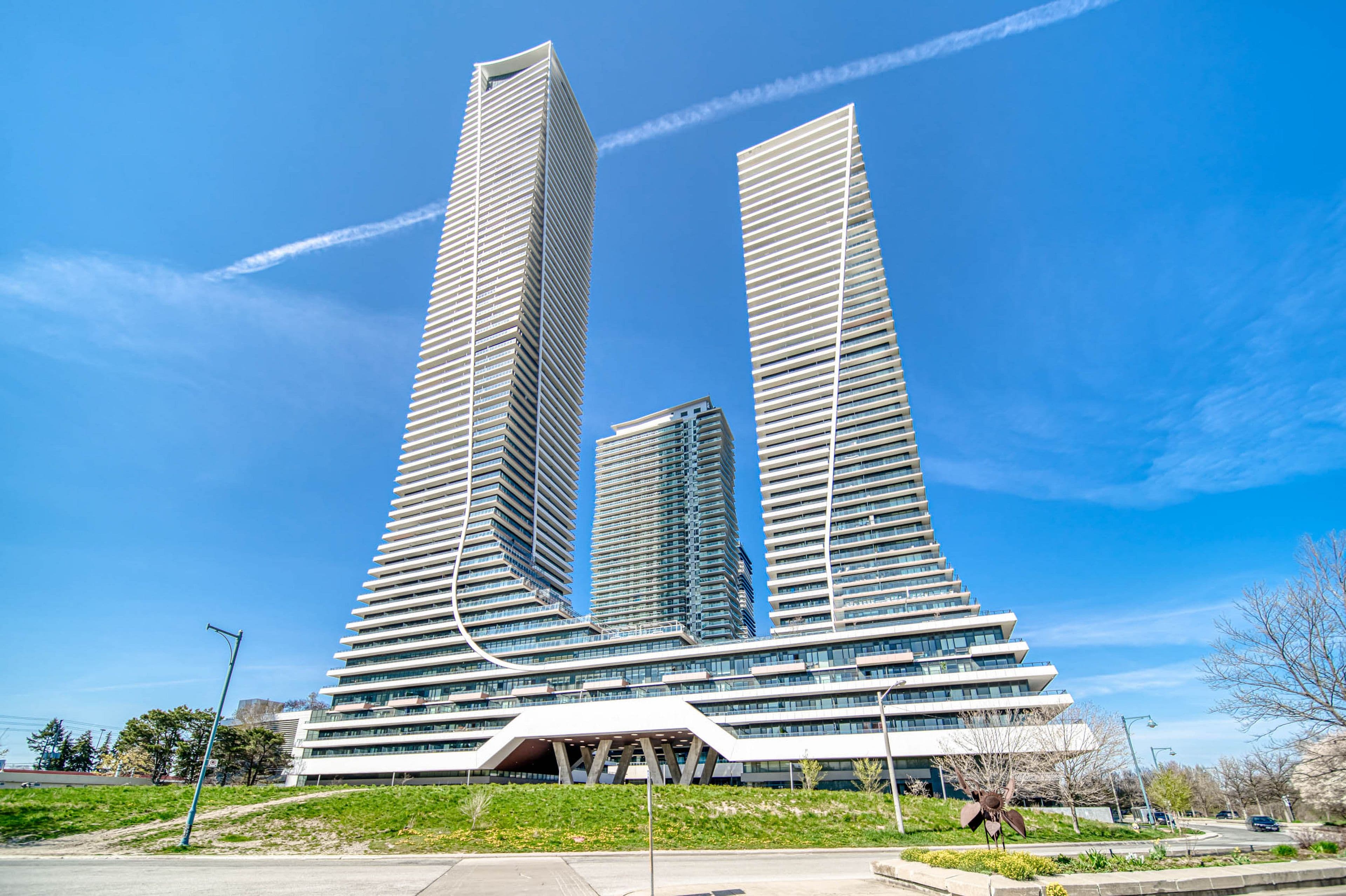 30 Shore Breeze Drive 2712, Toronto W06, ON M8V 0C7
