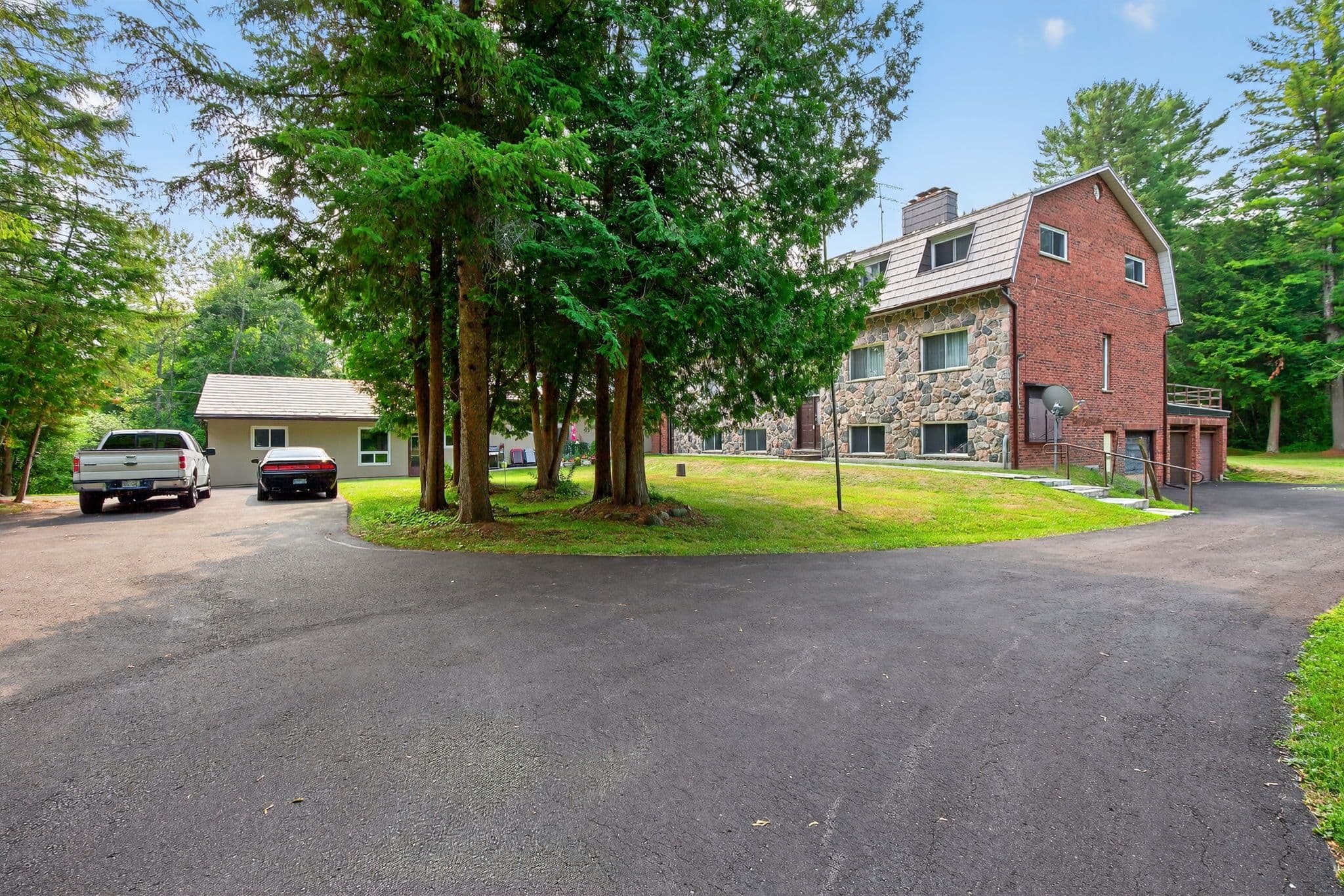 245 Davis Drive, Uxbridge, ON L4A 7X4