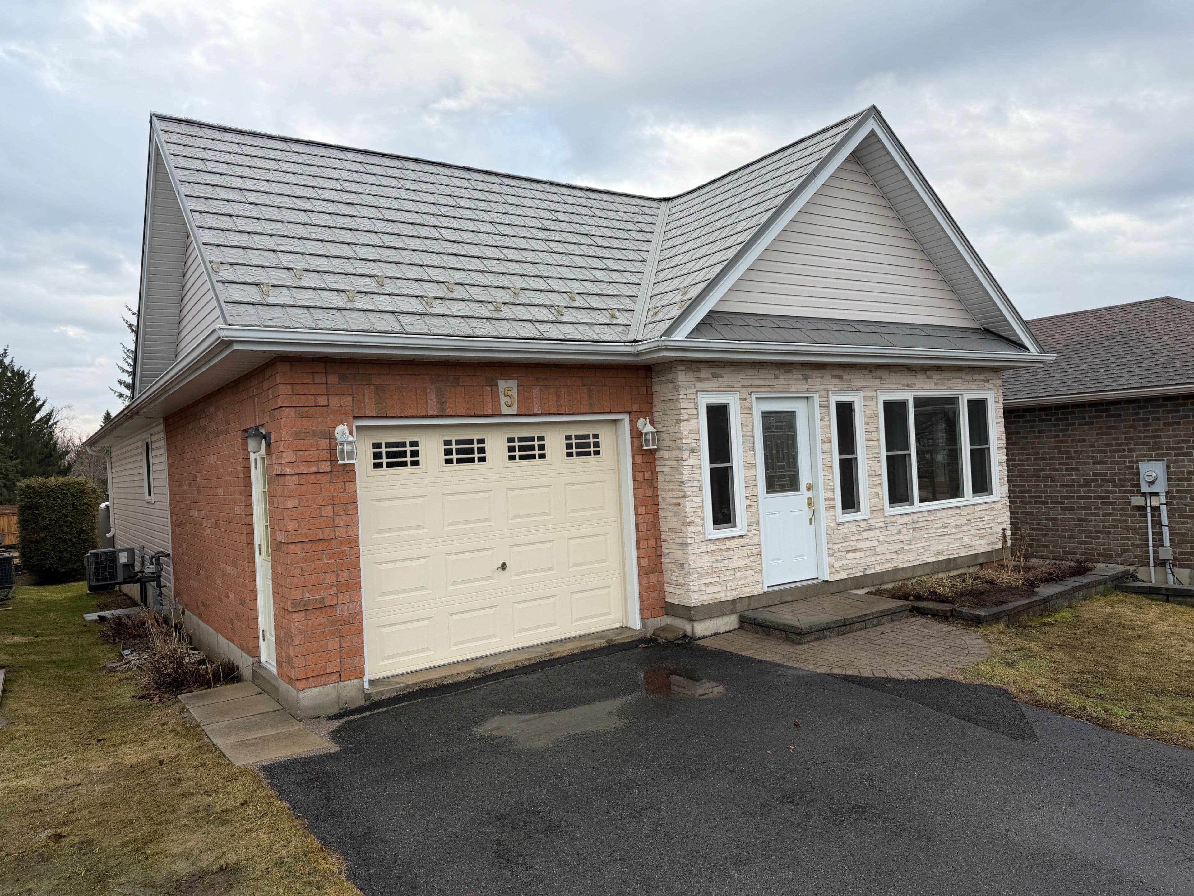 5 Susan Court, Kawartha Lakes, ON K9H 4H1