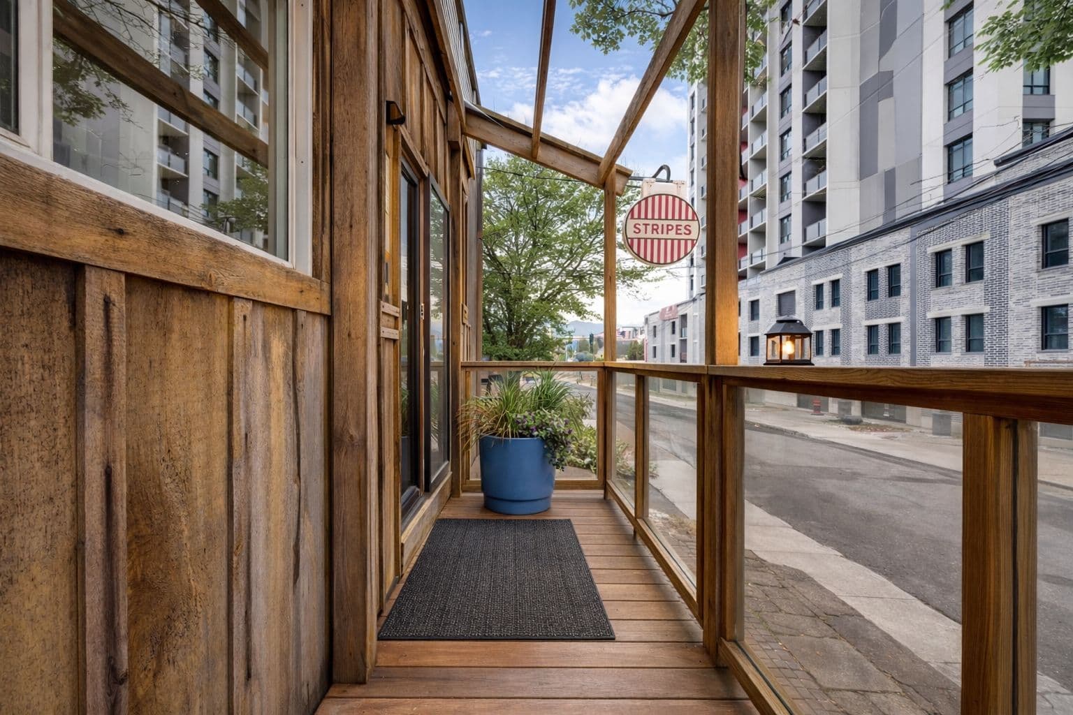 24 Madison Avenue S, Kitchener, ON N2G 3M3