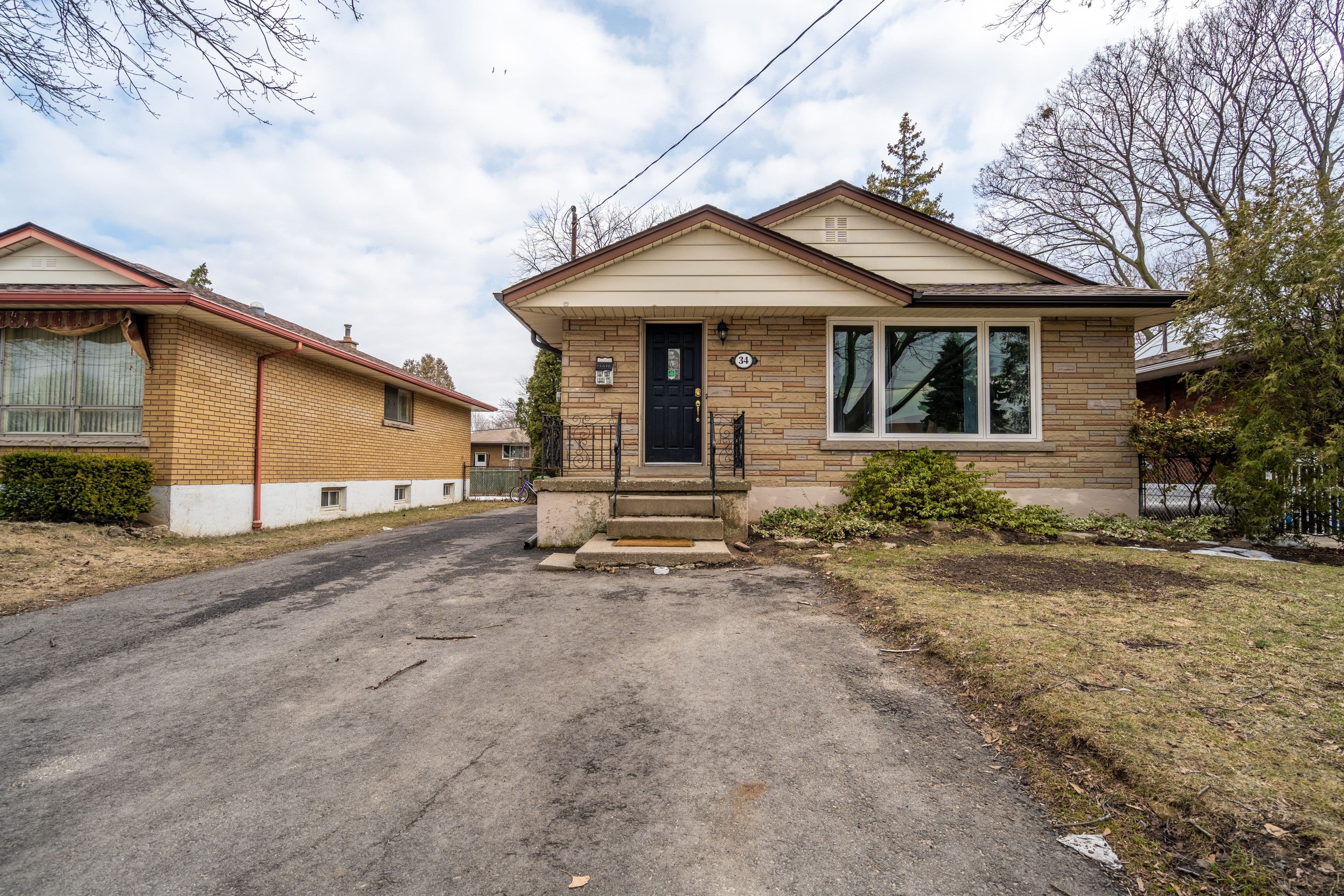 34 Briarwood Crescent Upper, Hamilton, ON L9C 4B9