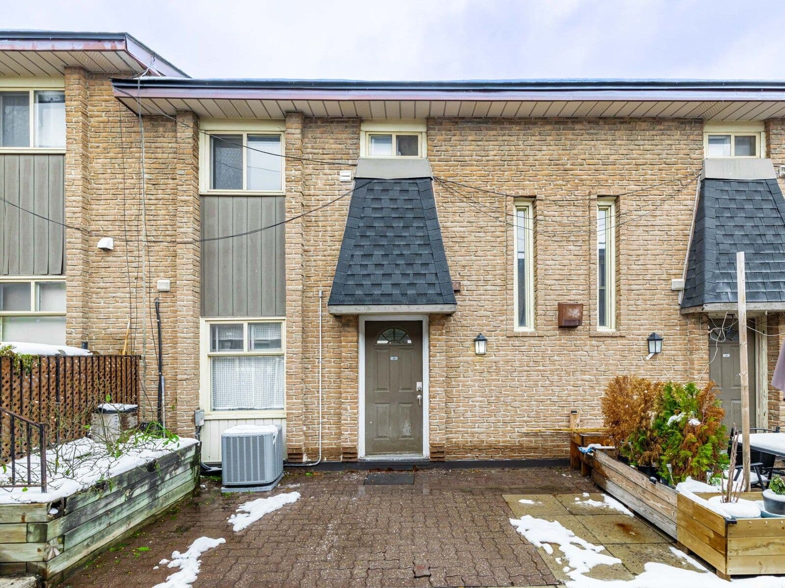 16 Rexdale Boulevard 25, Toronto W10, ON M9W 5Z3