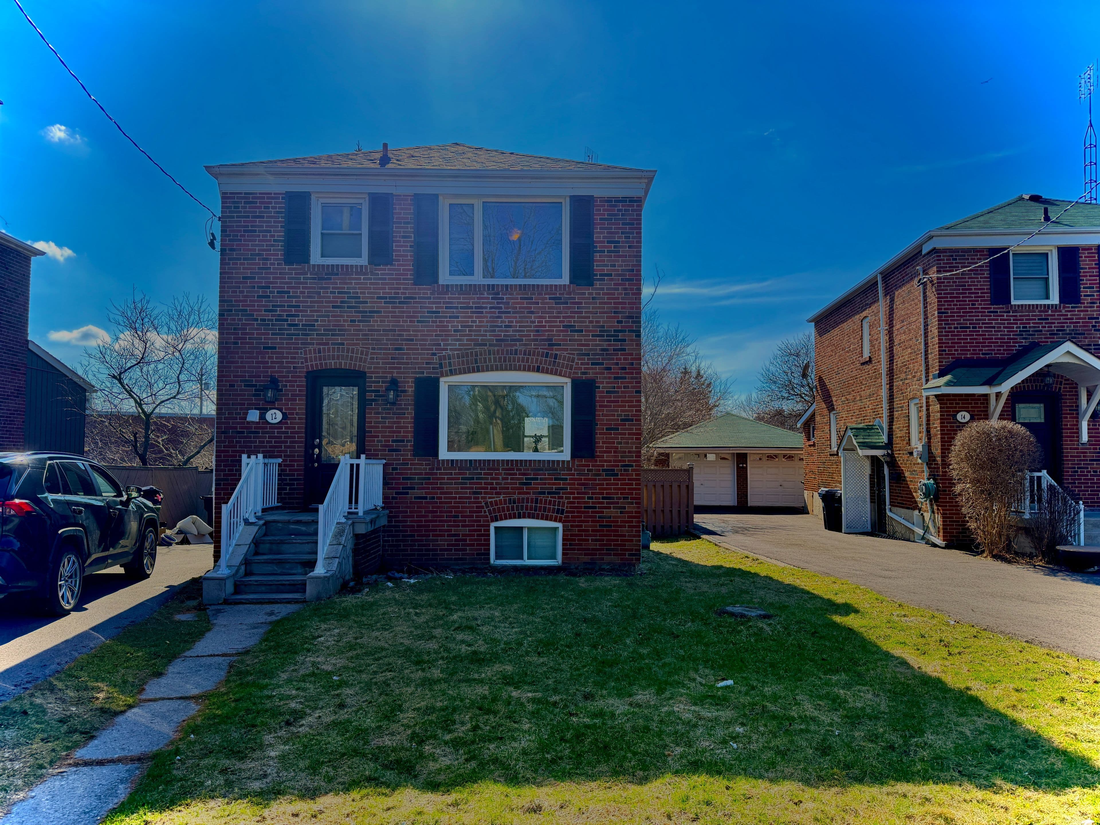 12 Roselm Road, Toronto E04, ON M1R 3Y6