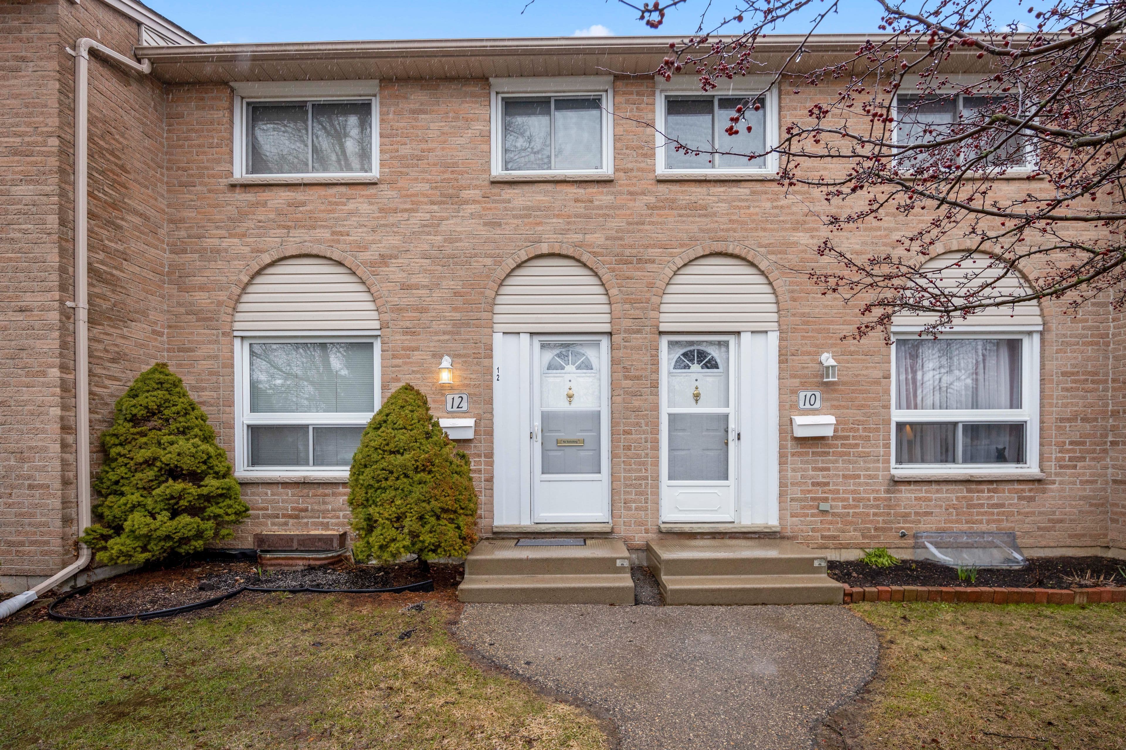 210 Carlyle Drive 12, London East, ON N5V 3M9