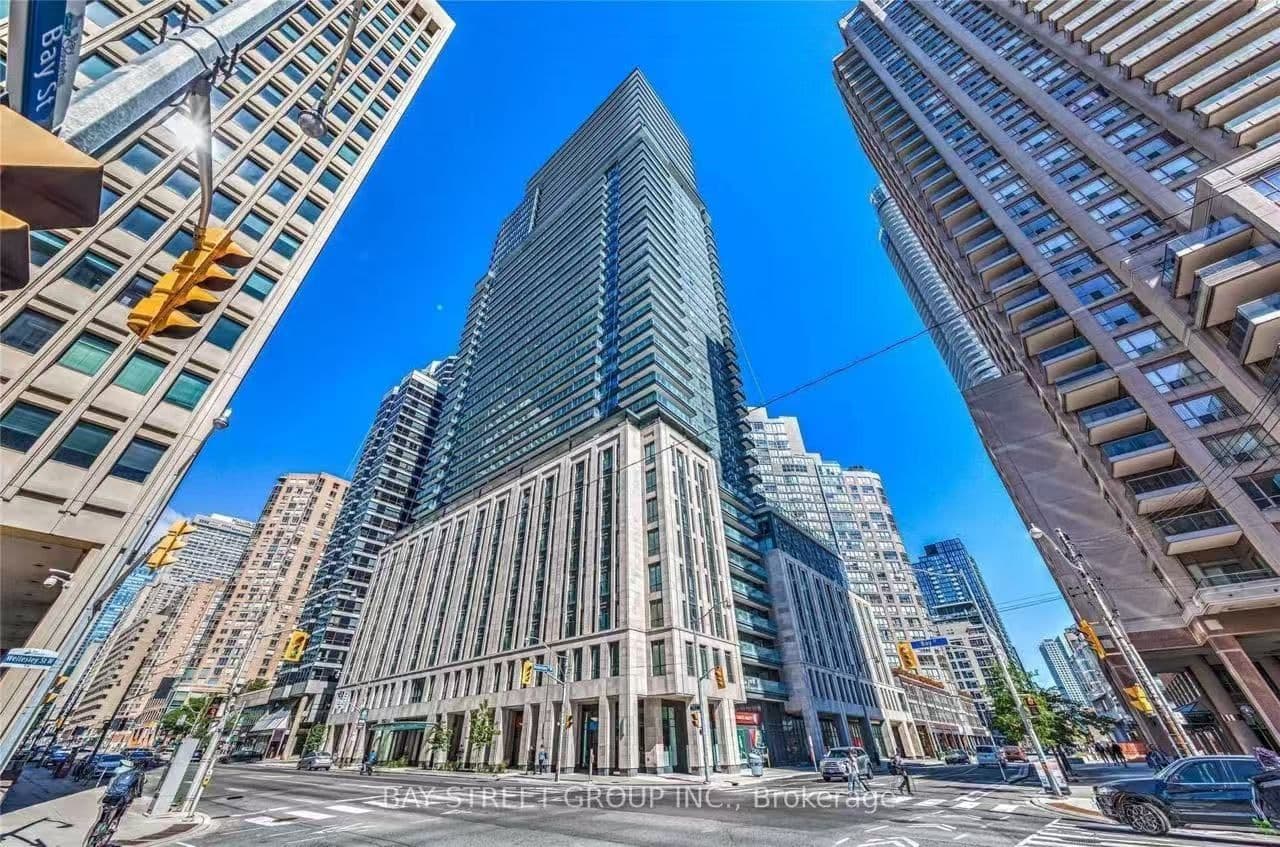 955 Bay Street 1203, Toronto C01, ON M5S 2A2