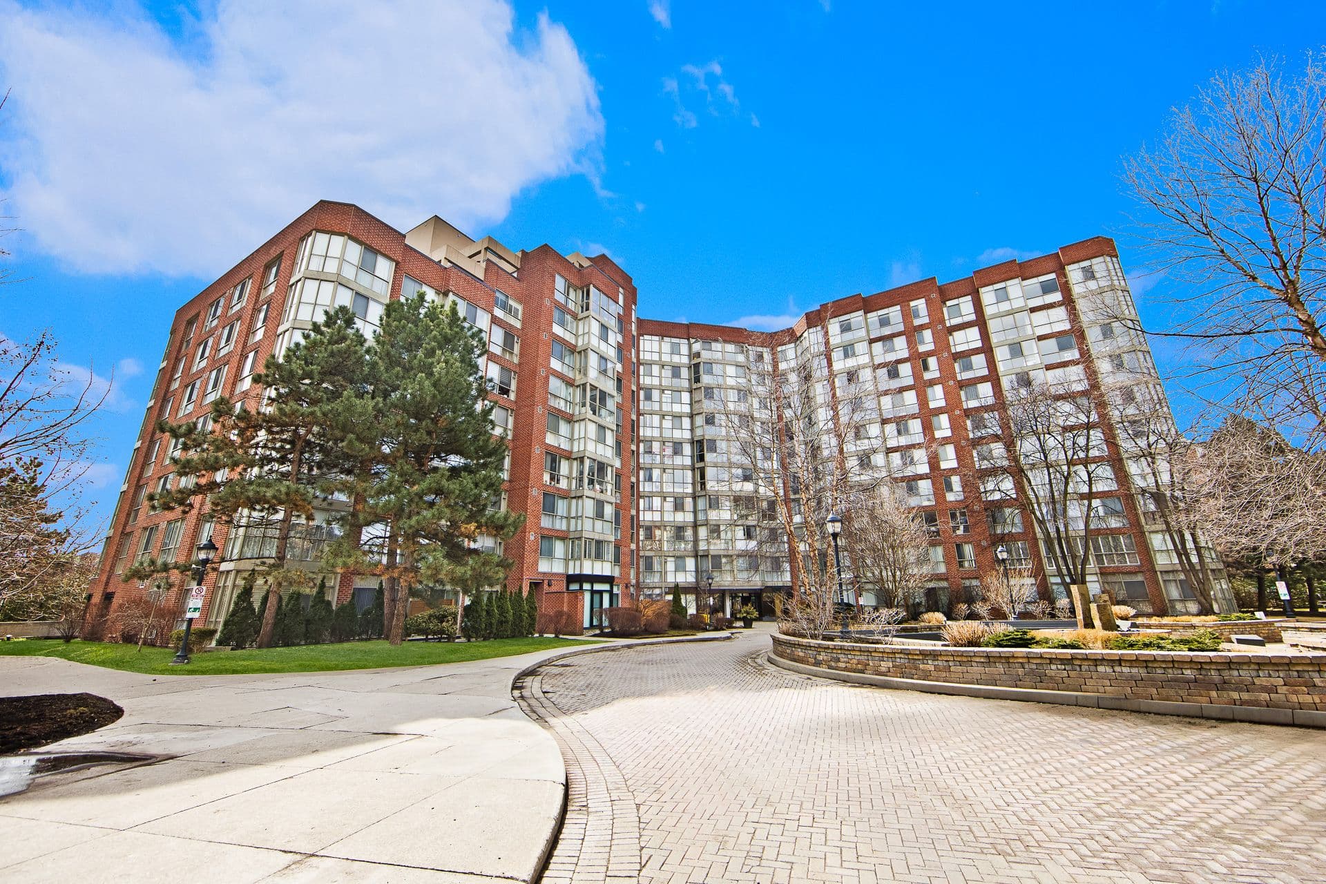 22 Southport Street 440, Toronto W01, ON M6S 4Y9