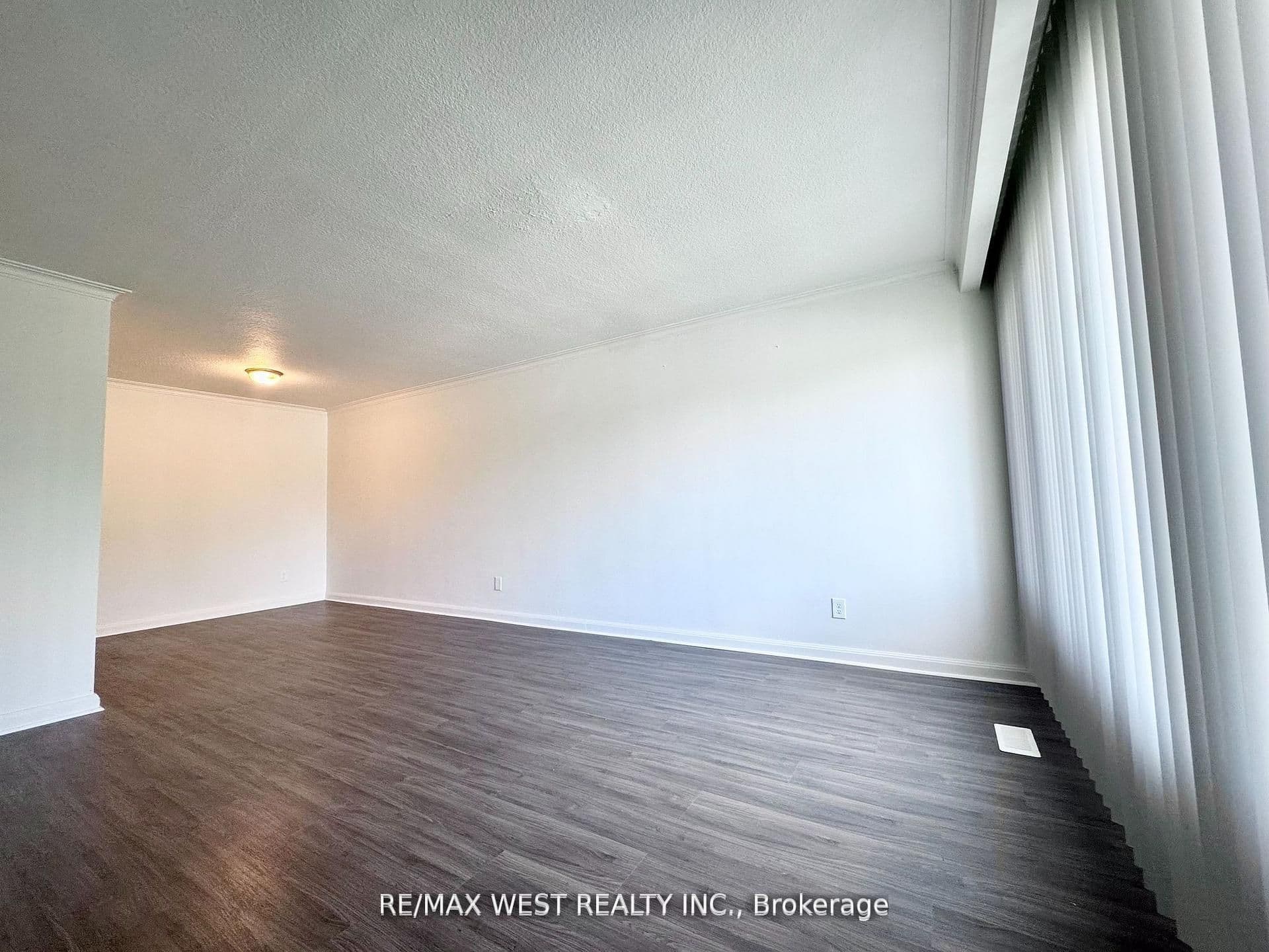 25 Bimini Crescent, Toronto W05, ON M3N 1S1