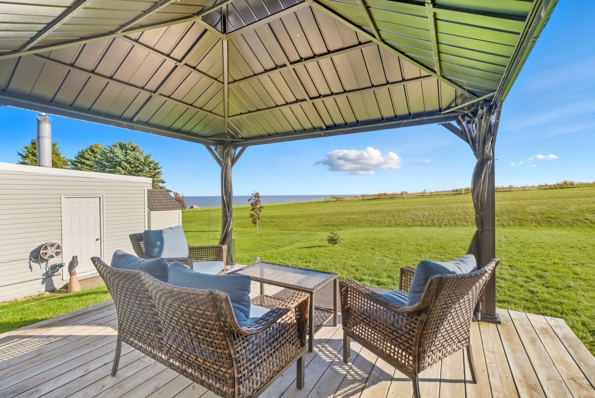 15 Bluffs Road, Clarington, ON L1B 1A3