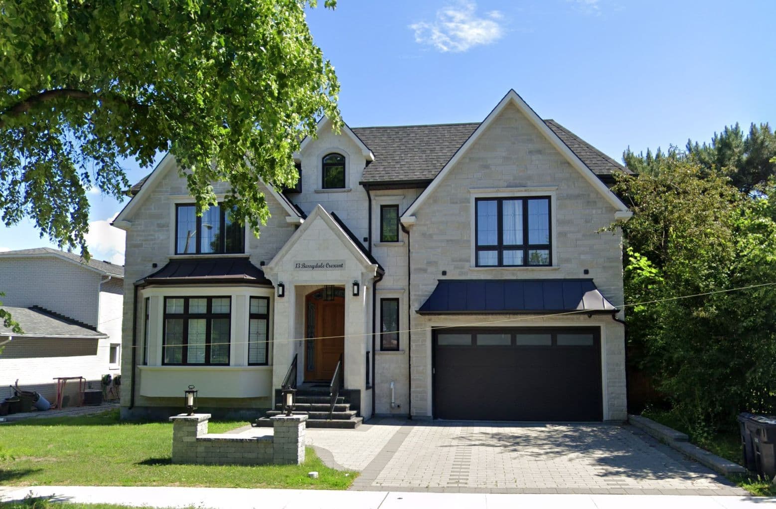 13 Barrydale Crescent, Toronto C13, ON M3B 3E1