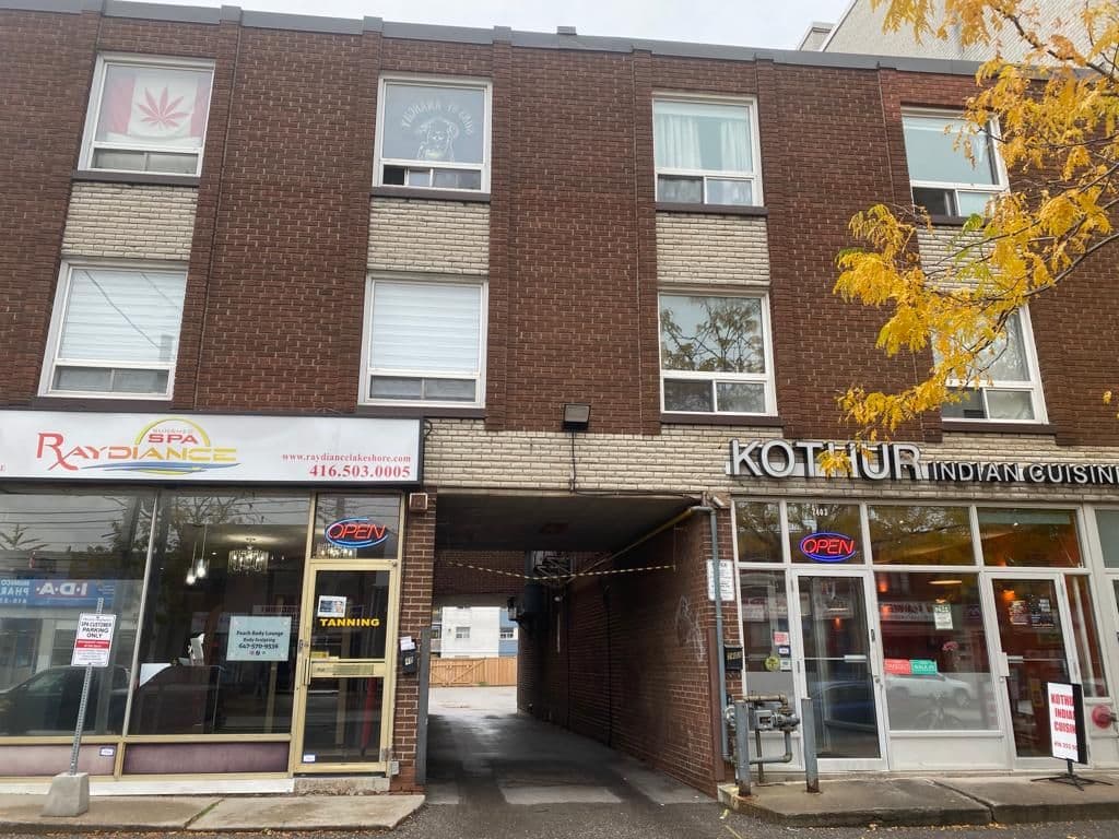 2401 Lakeshore Boulevard W 2, Toronto W06, ON M8V 1C5