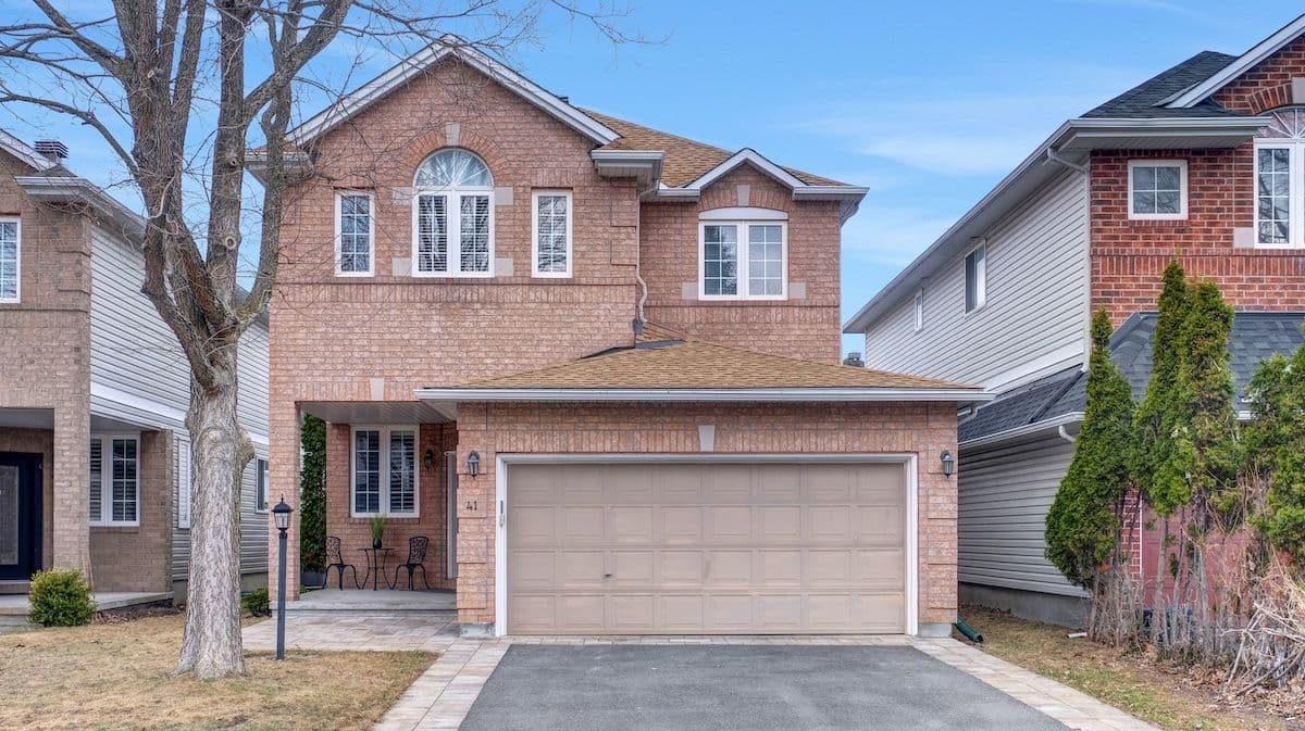 41 Fairlop Way, Barrhaven, ON K2J 5B8