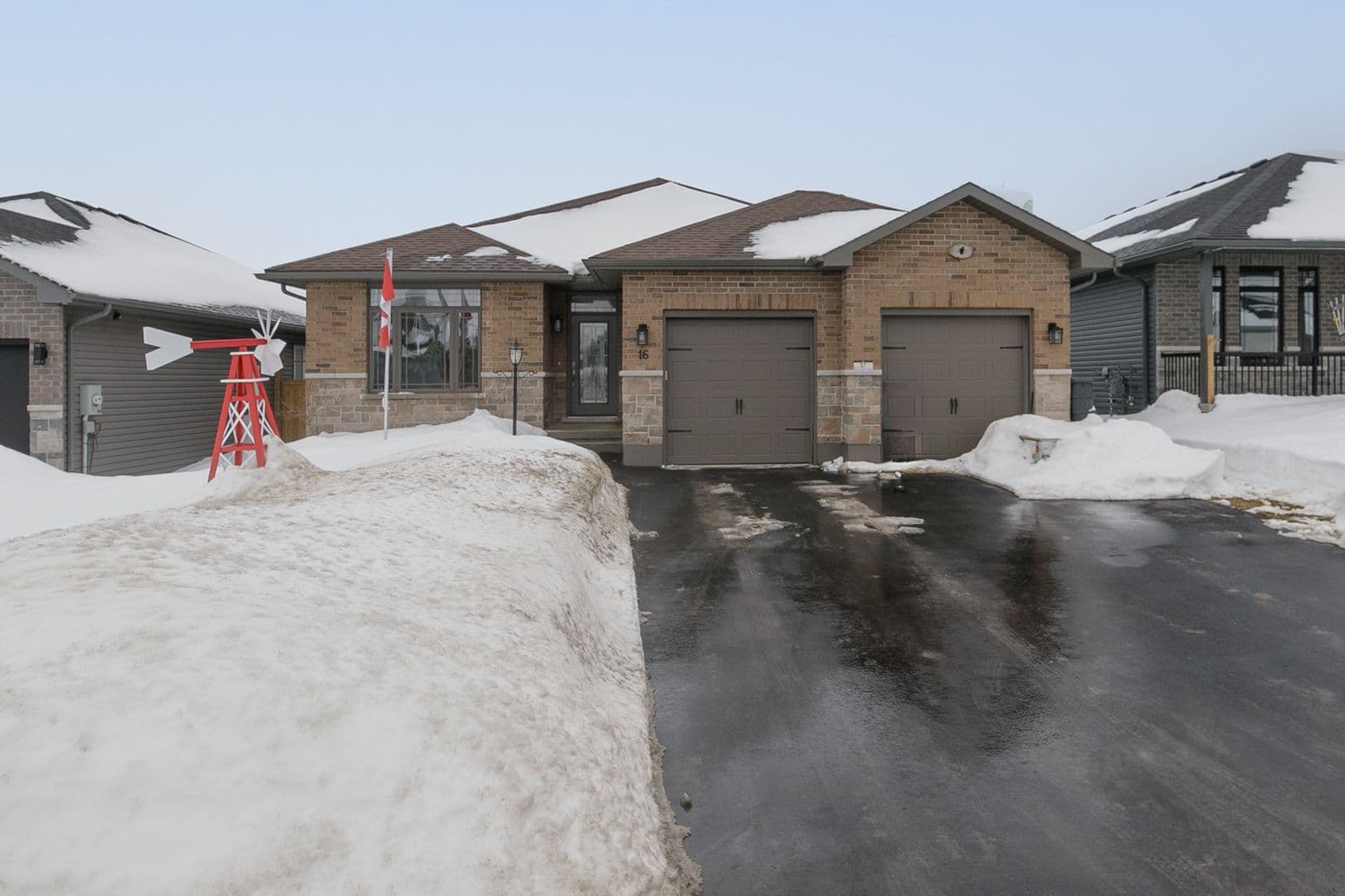 16 Matheos Crescent, Quinte West, ON K8V 0L2