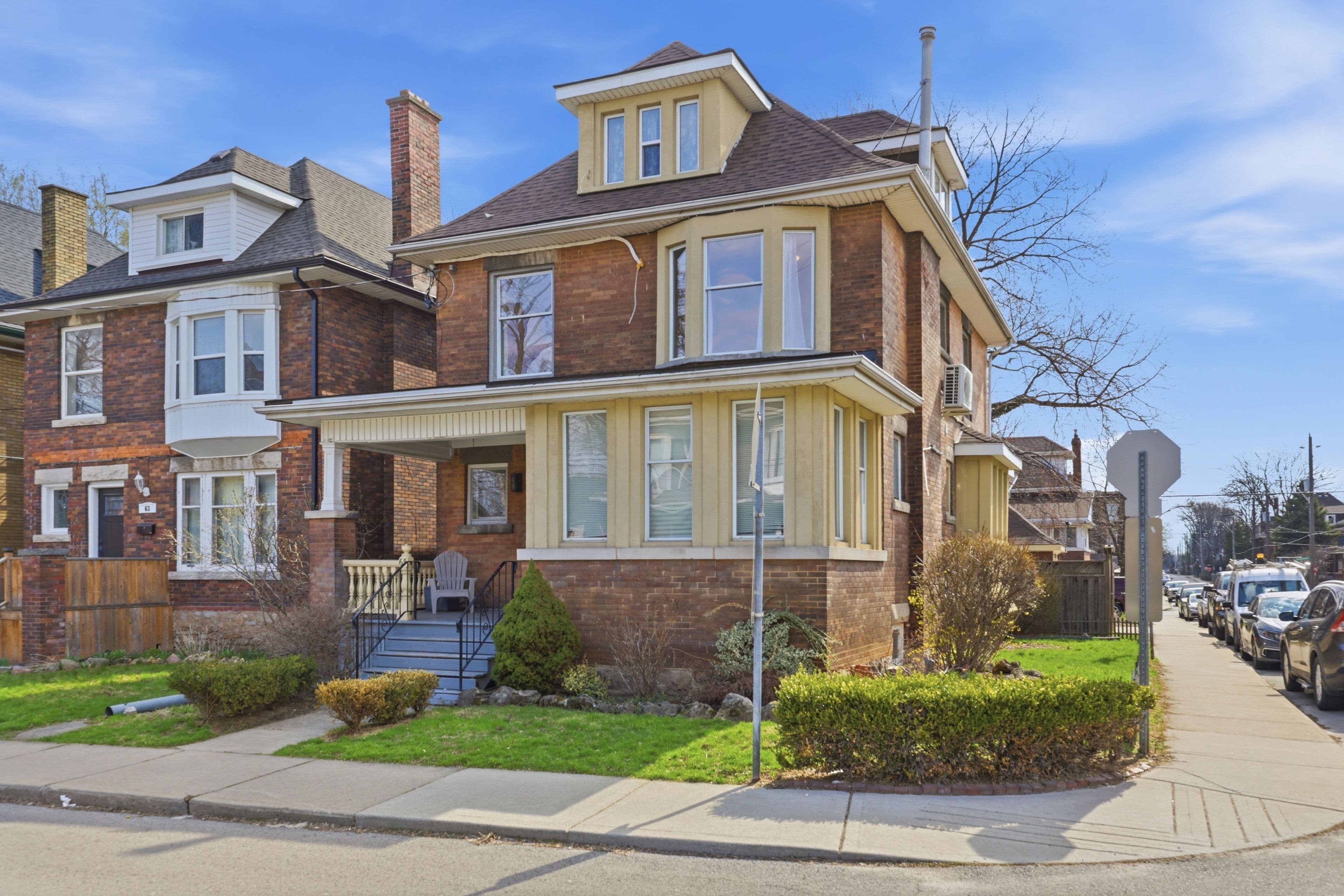 65 Fairholt Road S 2, Hamilton, ON L8M 2T5