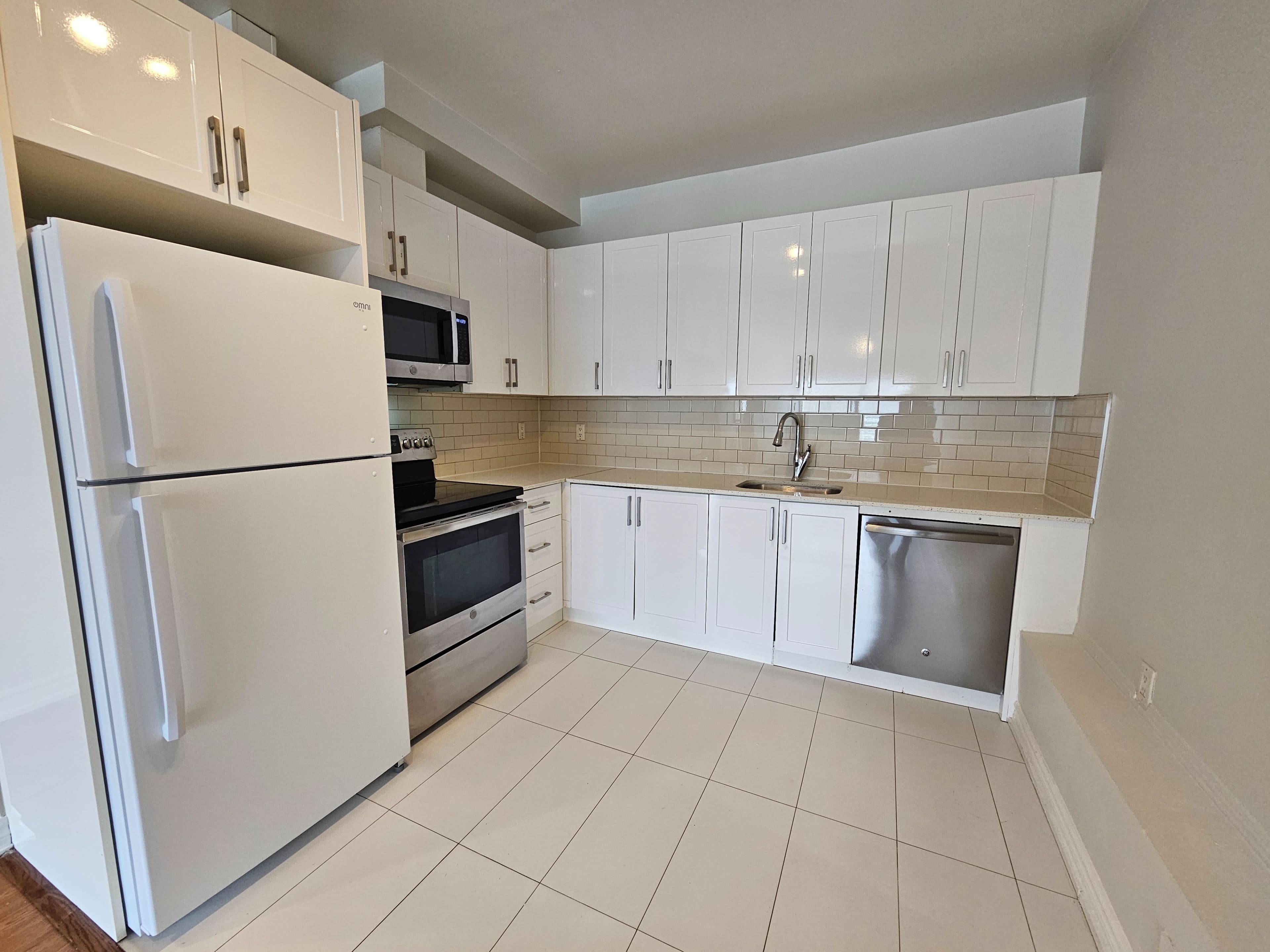 1801 Eglinton Avenue W 201, Toronto C03, ON M6E 2H8