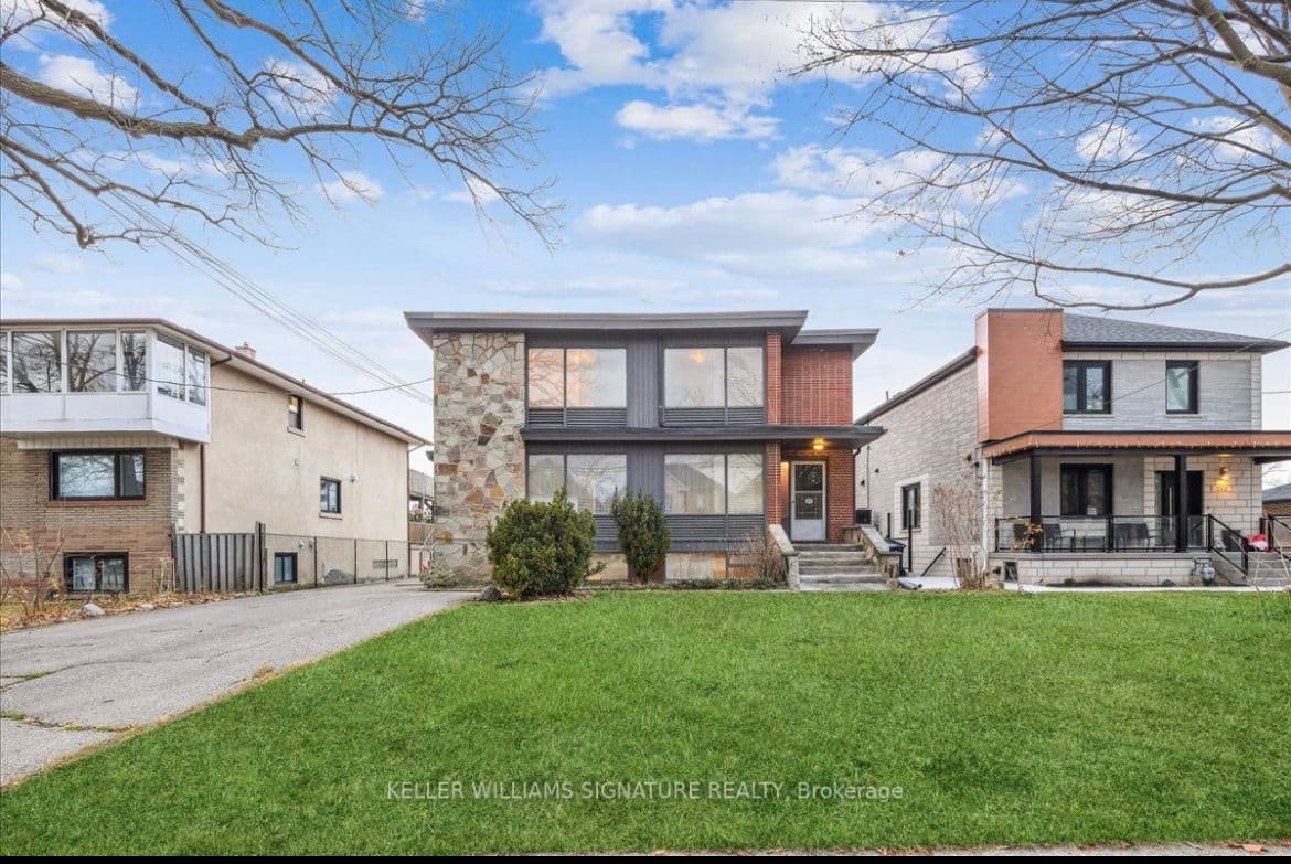 214 Queenslea Avenue 2nd floor Room1, Toronto W04, ON M9N 2L6