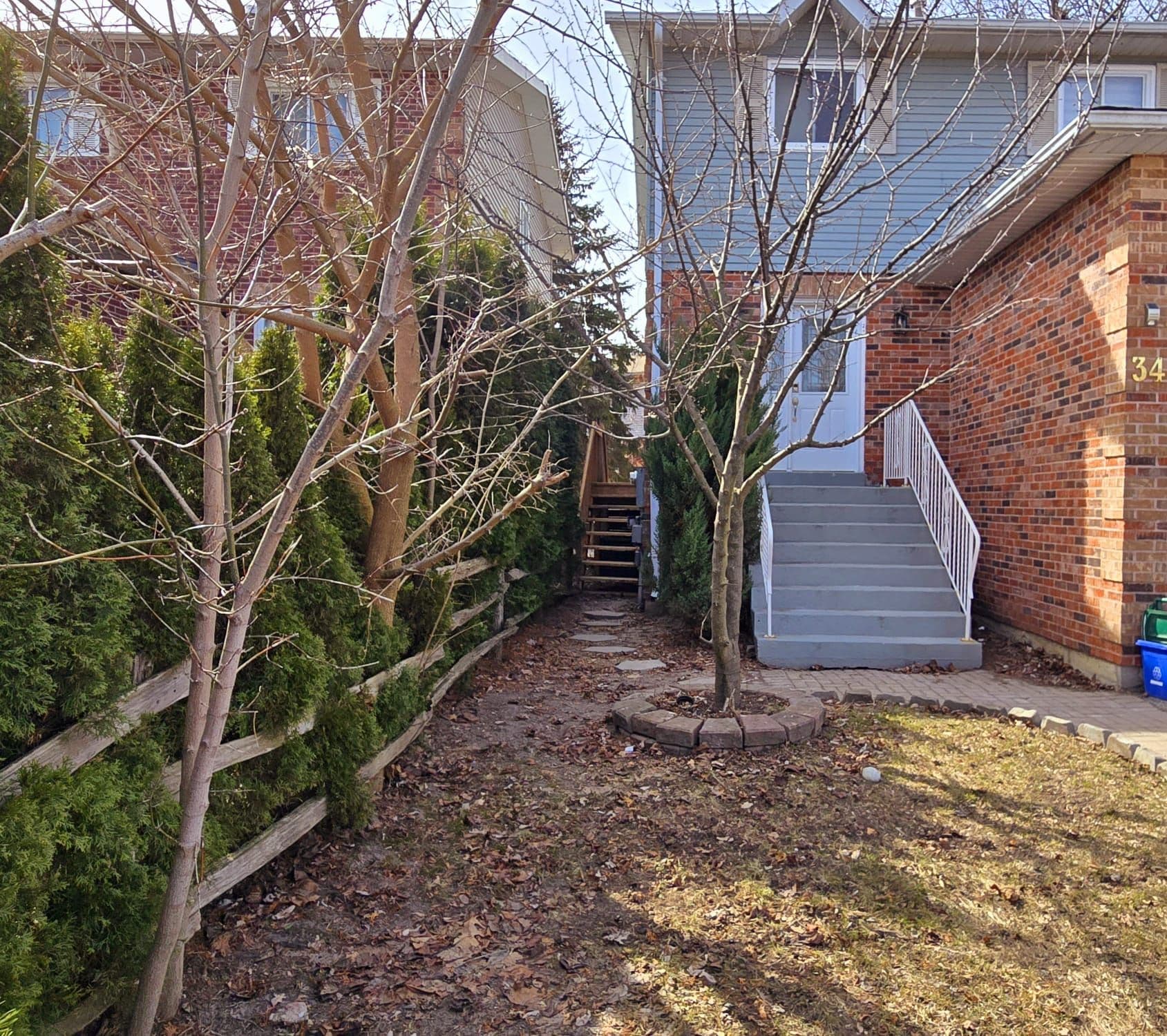 34 Hodgins Avenue BSMT, Georgina, ON L4P 3T3