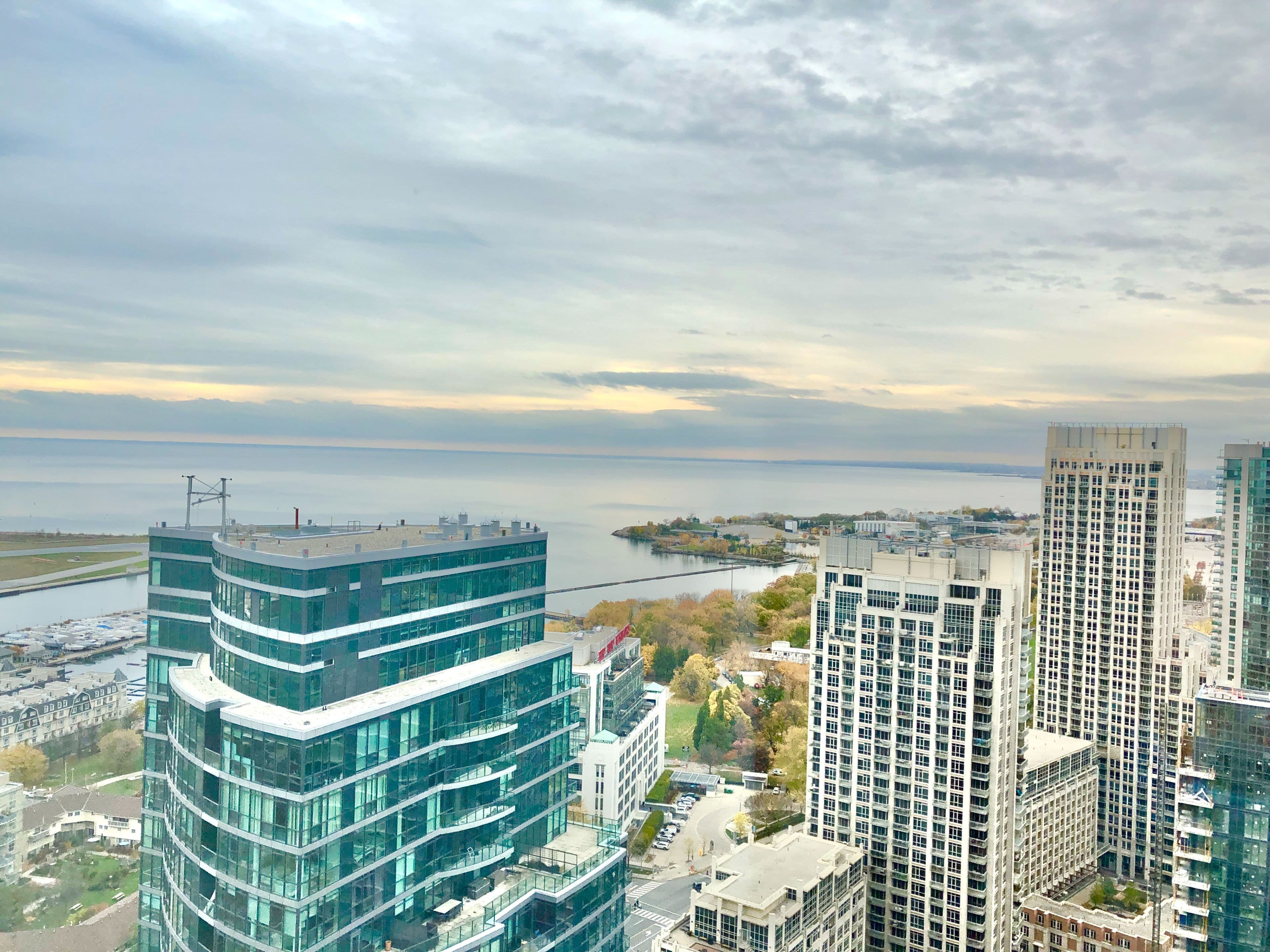 19 Bathurst Street 4116, Toronto C01, ON M5V 0N1