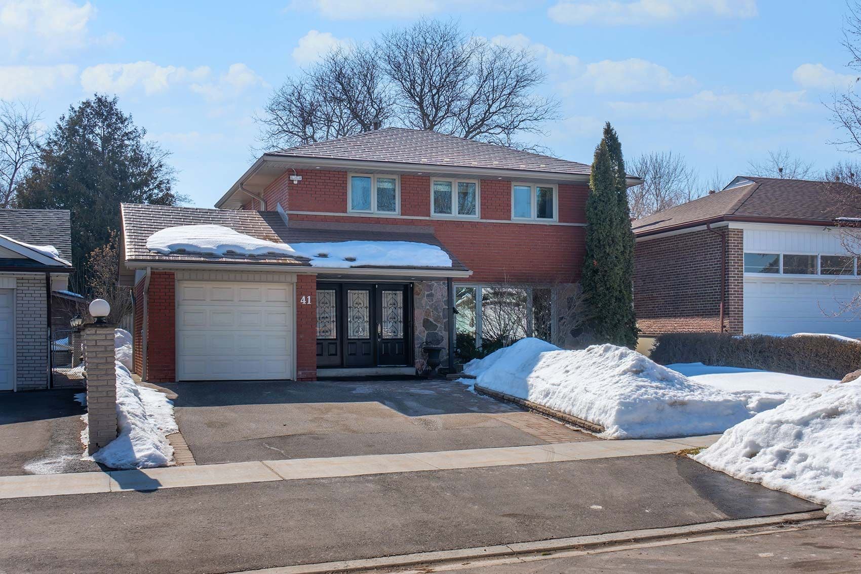 41 Hamptonbrook Drive, Toronto W09, ON M9P 1A2