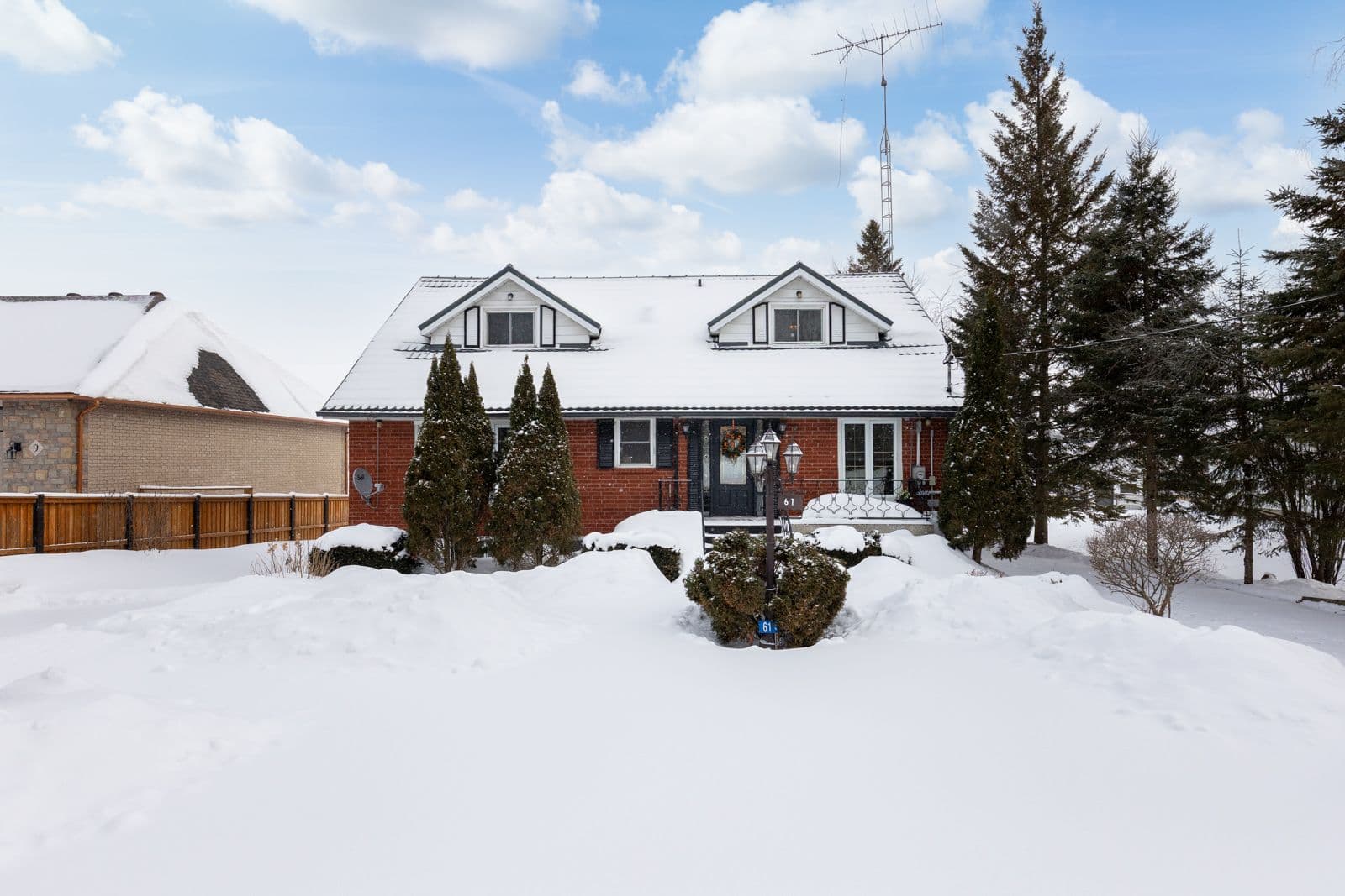 61 Aldred Drive, Scugog, ON L9L 1B4