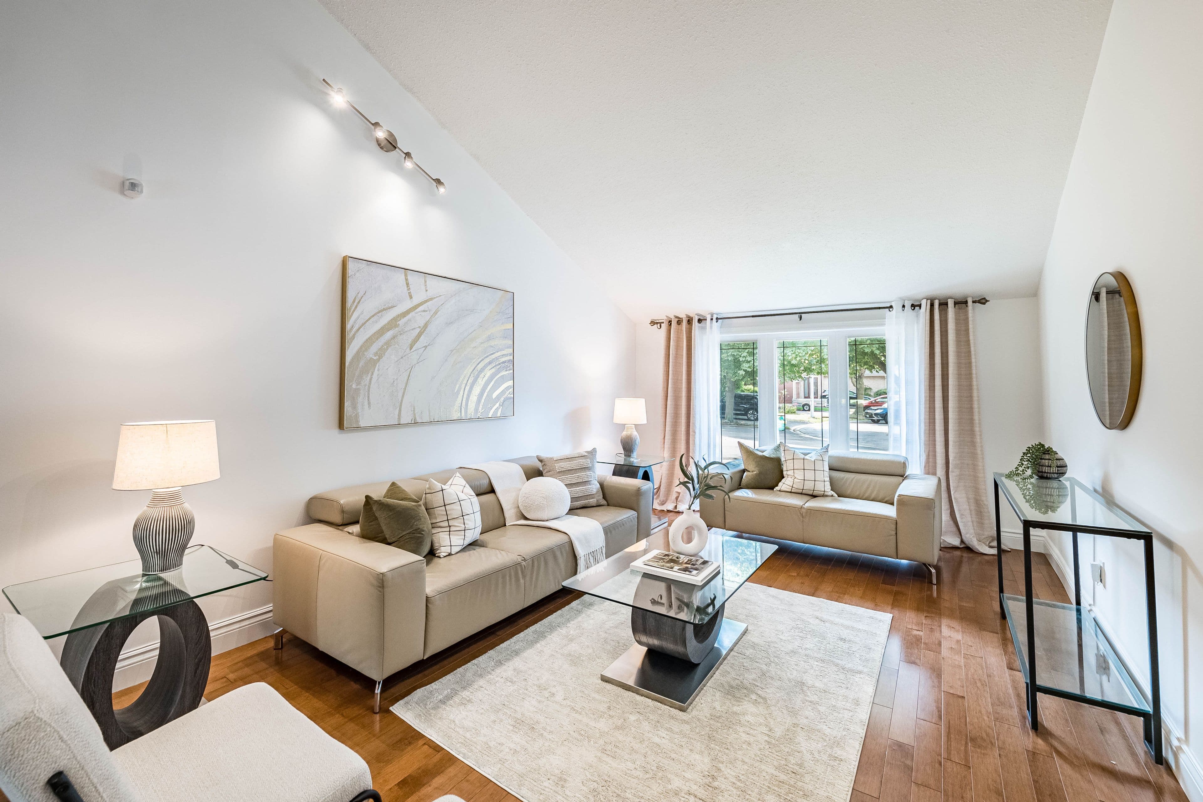 16 Ackrow Court, Toronto W08, ON M9C 5C4