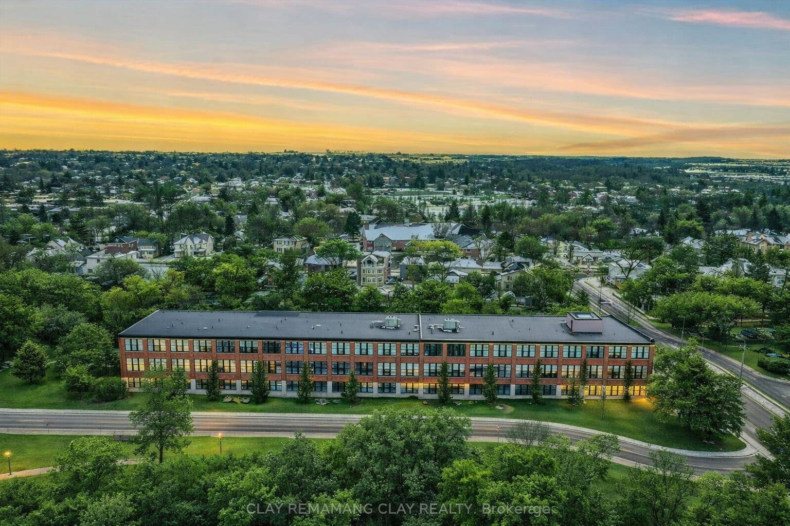 543 Timothy Street 106, Newmarket, ON L3Y 1R1