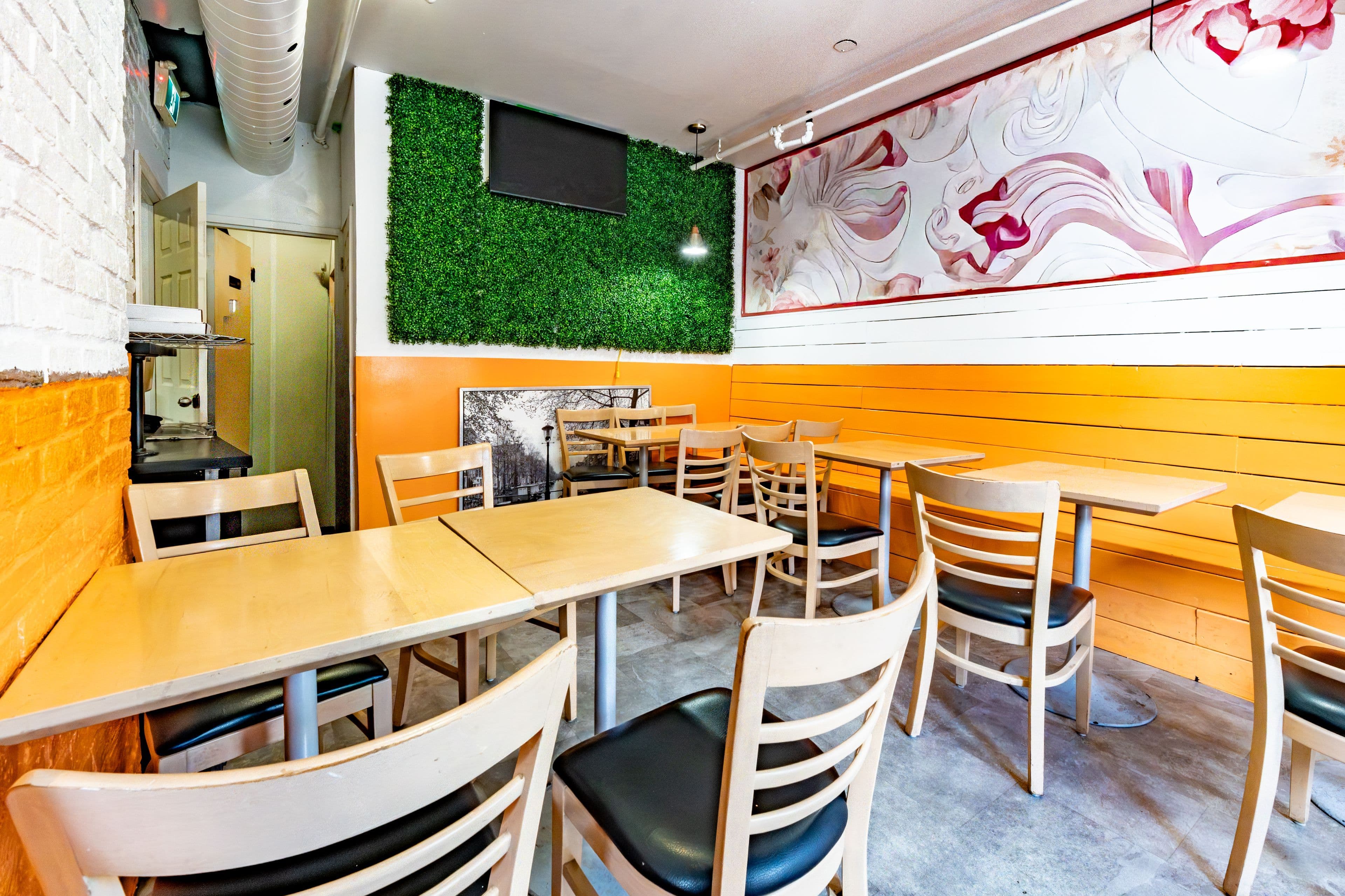 118 John Street W, Toronto C01, ON M5V 2E3