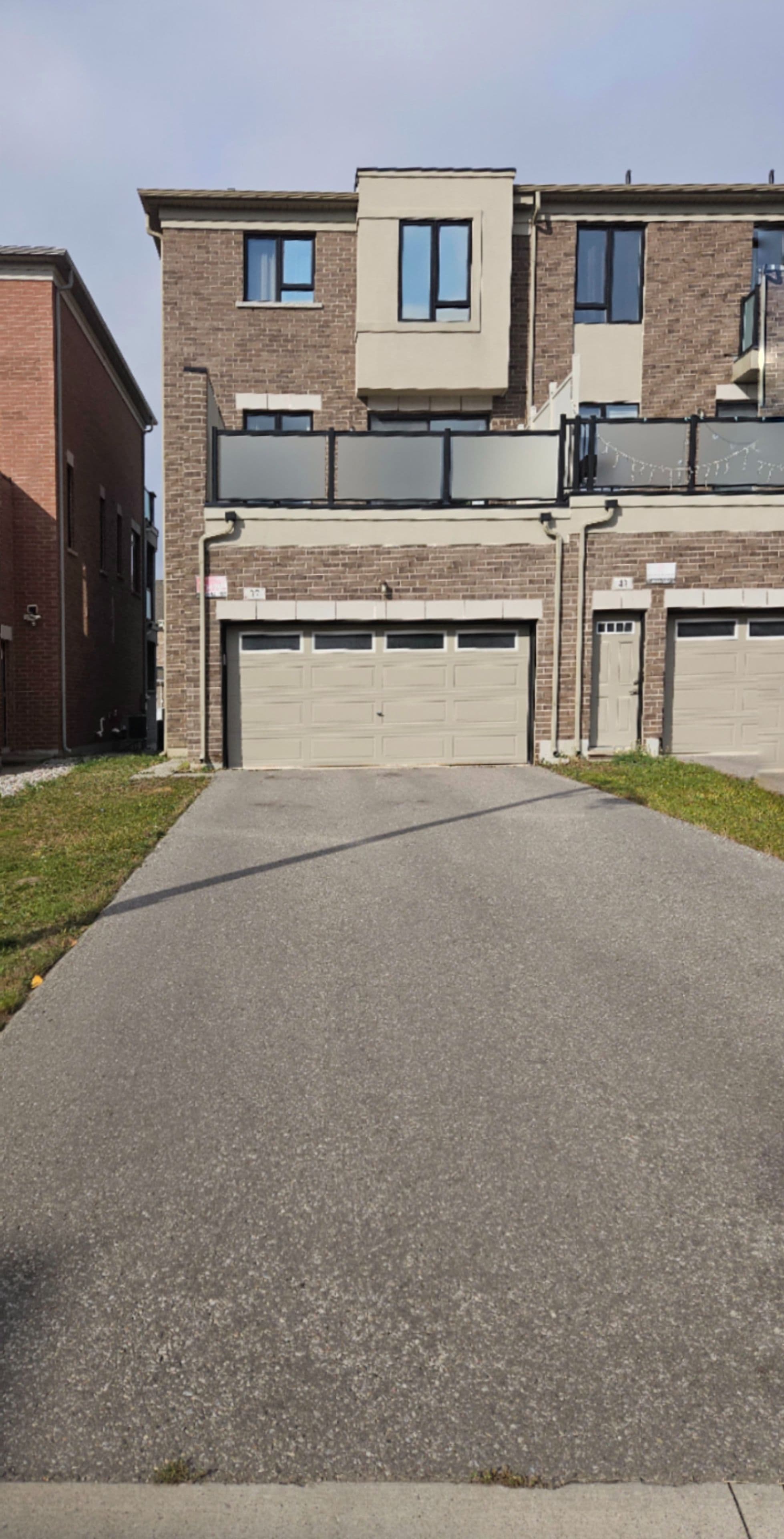 37 Sparks Street, Aurora, ON L4G 0Z9