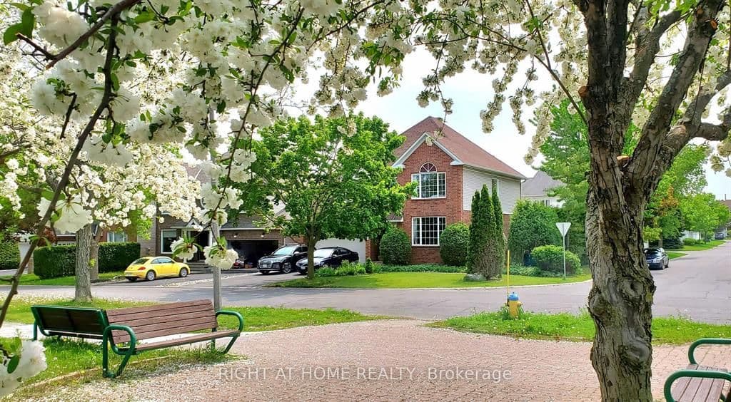 142 Windhurst Drive, Barrhaven, ON K2G 6K8