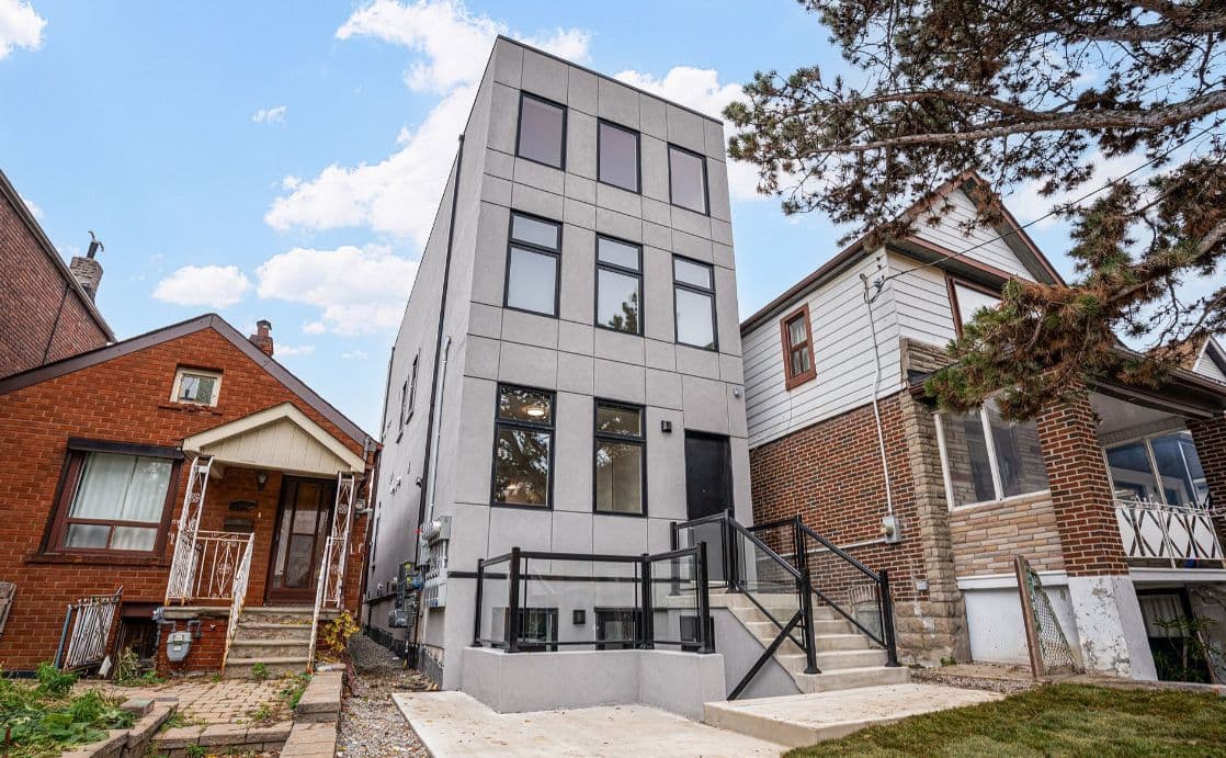 154 Robina Avenue Unit 1, Toronto C03, ON M6C 3Y7