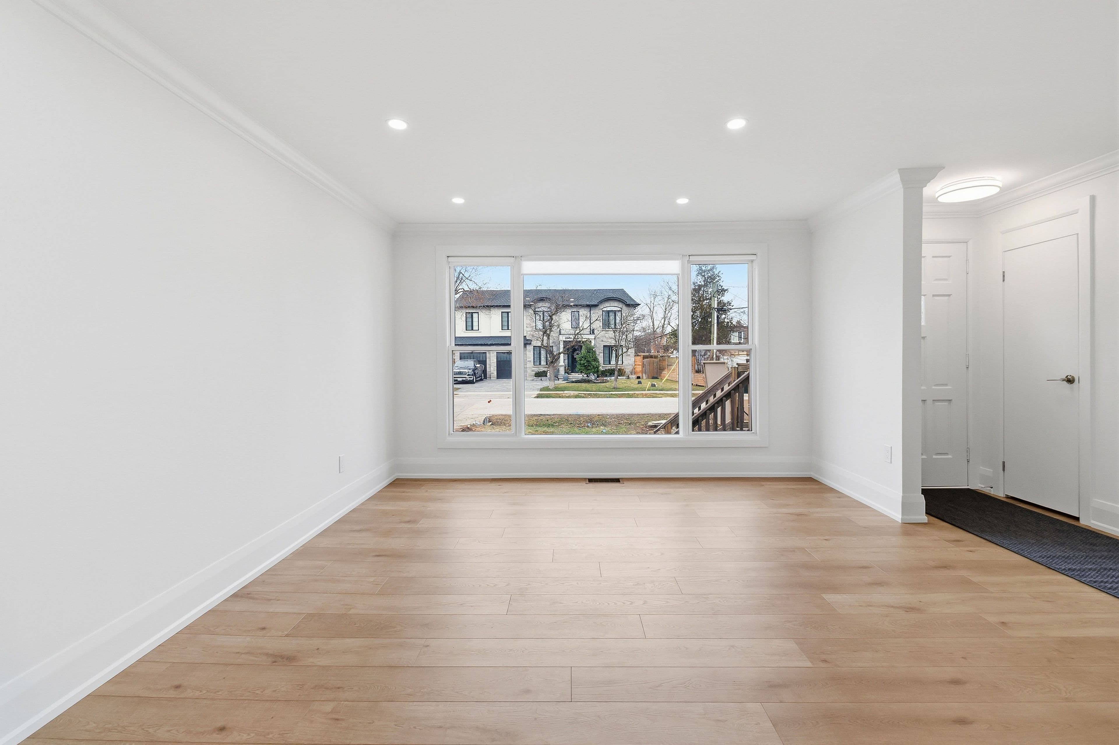 1020 Kent Avenue, Oakville, ON L6H 1Z6