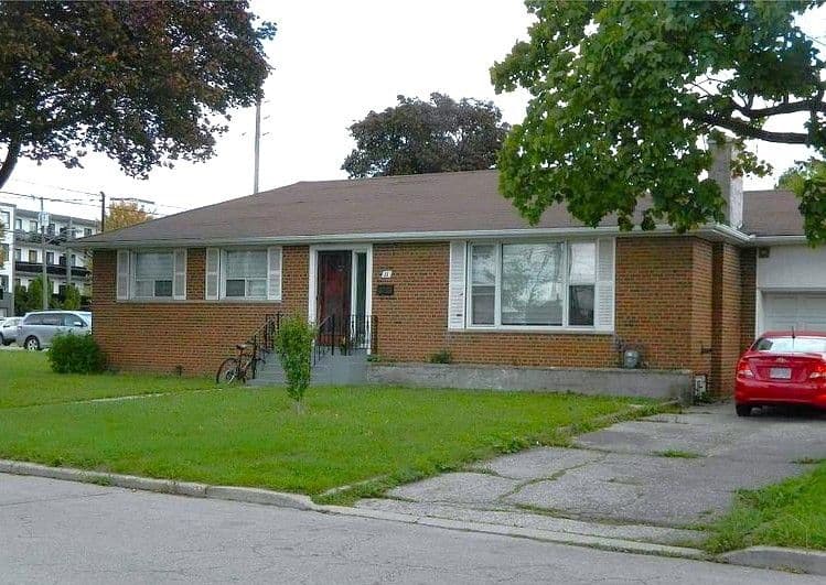 11 Muirkirk Road, Toronto C07, ON M2R 1W2