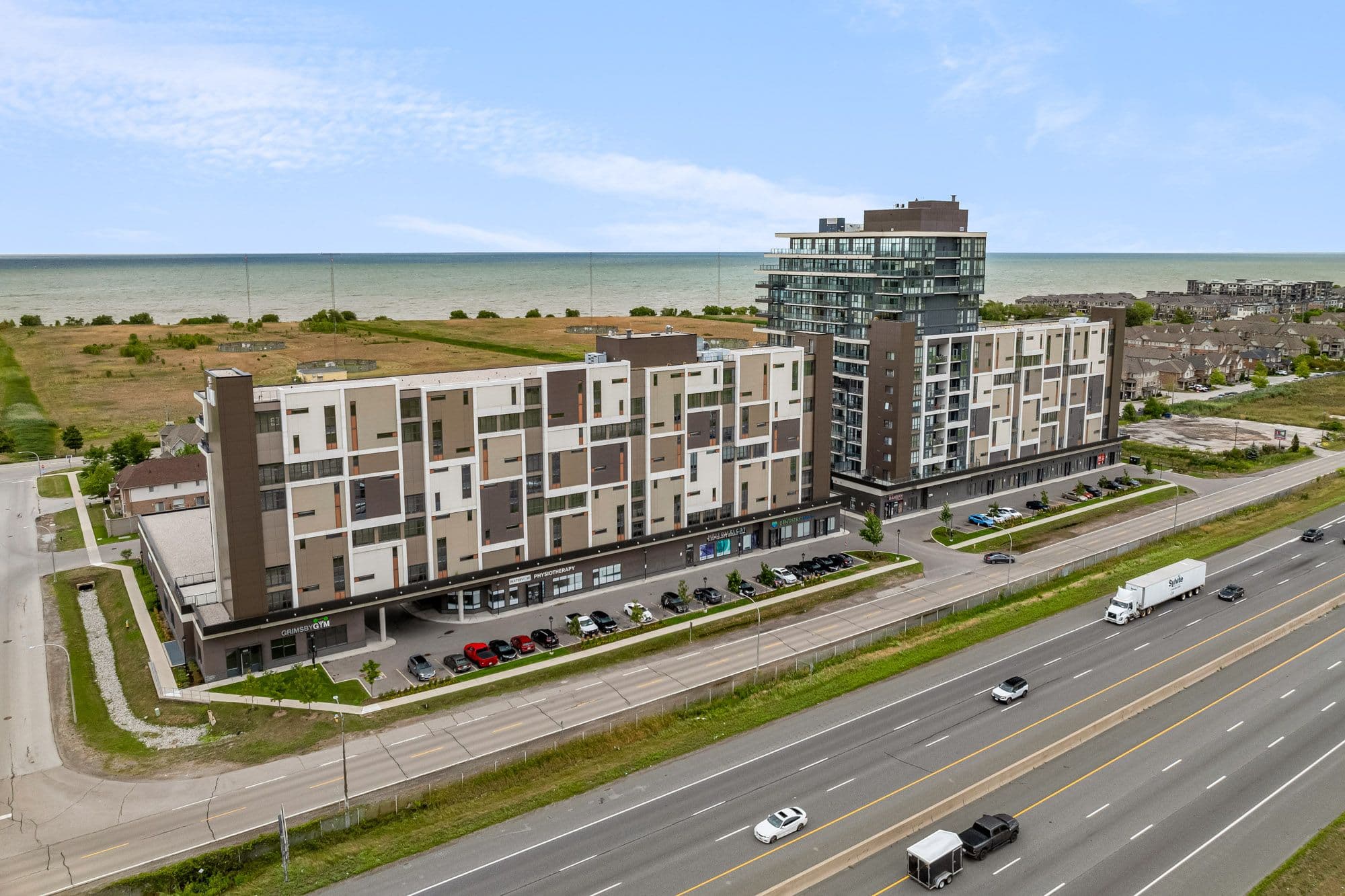 550 North Service Road 814, Grimsby, ON L3M 4E8