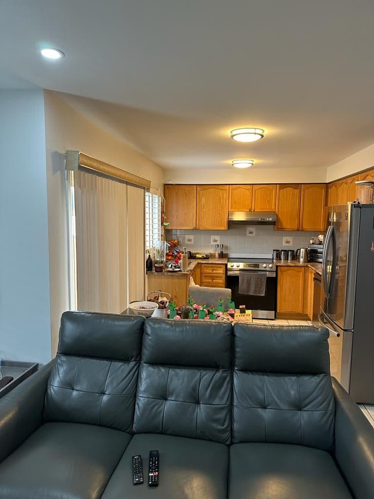 19 Hummingbird Drive Main & 2nd Flr, Toronto E11, ON M1X 1W8