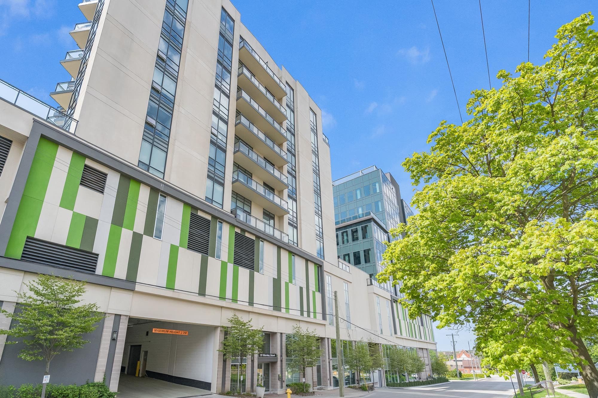 111 Worsley Street GPH5, Barrie, ON L4M 0J5