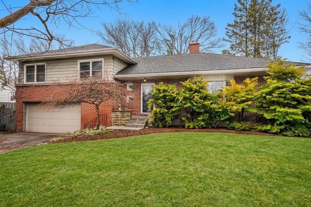 62 Letitia Street, Barrie, ON L4N 1P1