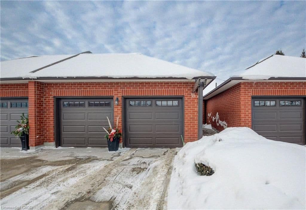 10 ISHERWOOD Avenue 18, Cambridge, ON N1R 8L5