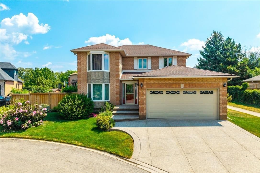 10 Shadowdale Drive, Hamilton, ON L8E 5E7