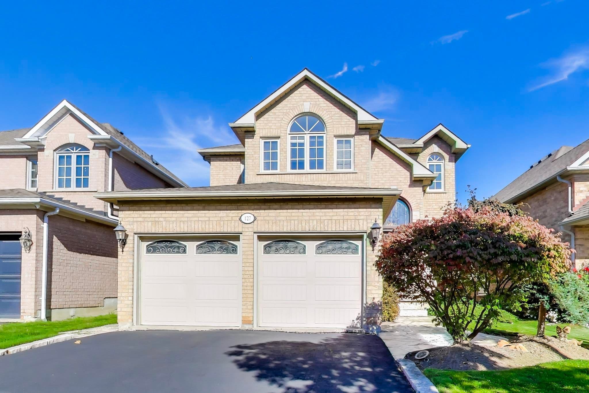 127 Mountcharles Crescent, Vaughan, ON L6A 2J9