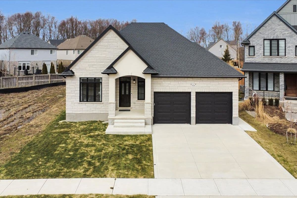 956 Eagletrace Drive, London North, ON N6G 3X9